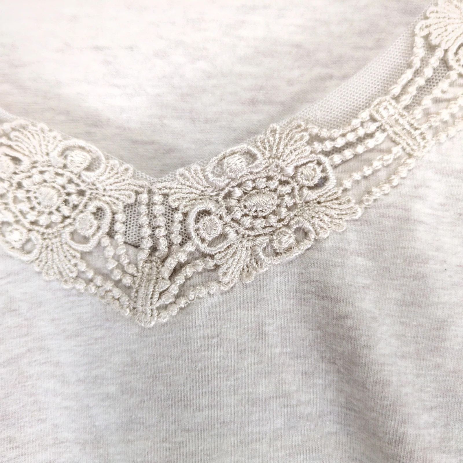 Chicos Chico's Crochet Lace Trim V-Neck Beige Top Women's L/12 Size L / US 10 / IT 46 - 5 Thumbnail