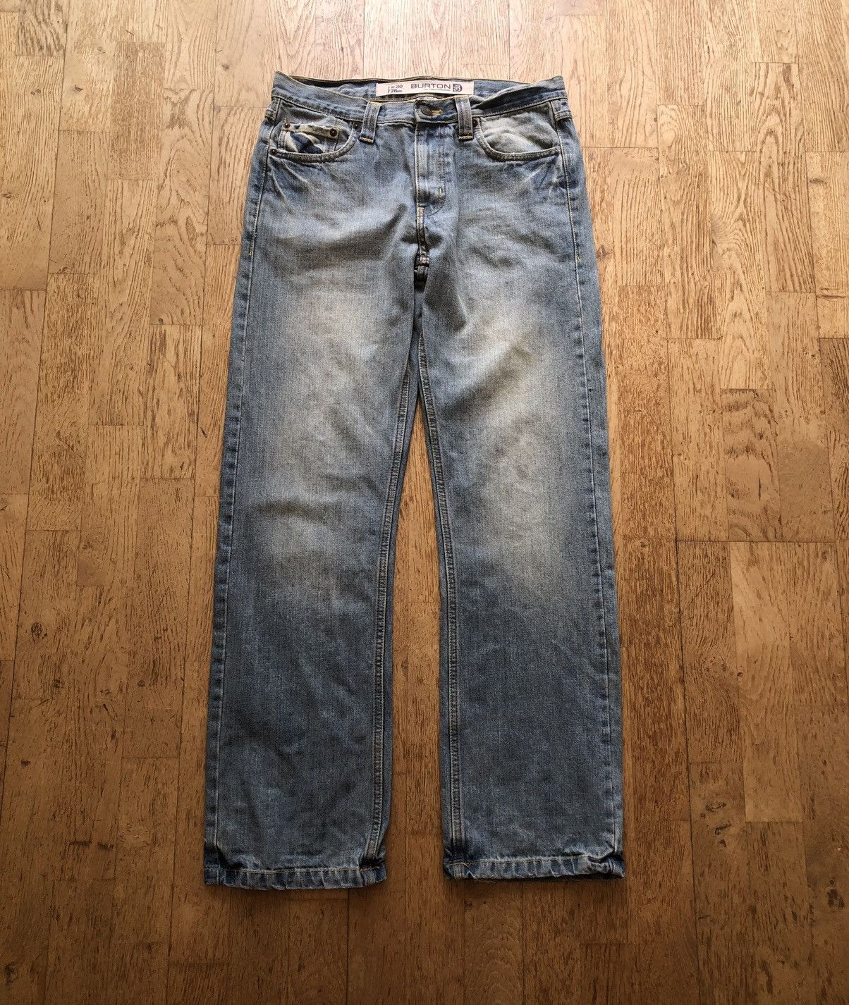 Burton BURTON LONDON VINTAGE QUALITY LIGHT REGULAR FIT DENIM JEANS Size US 30 / EU 46 - 1 Thumbnail