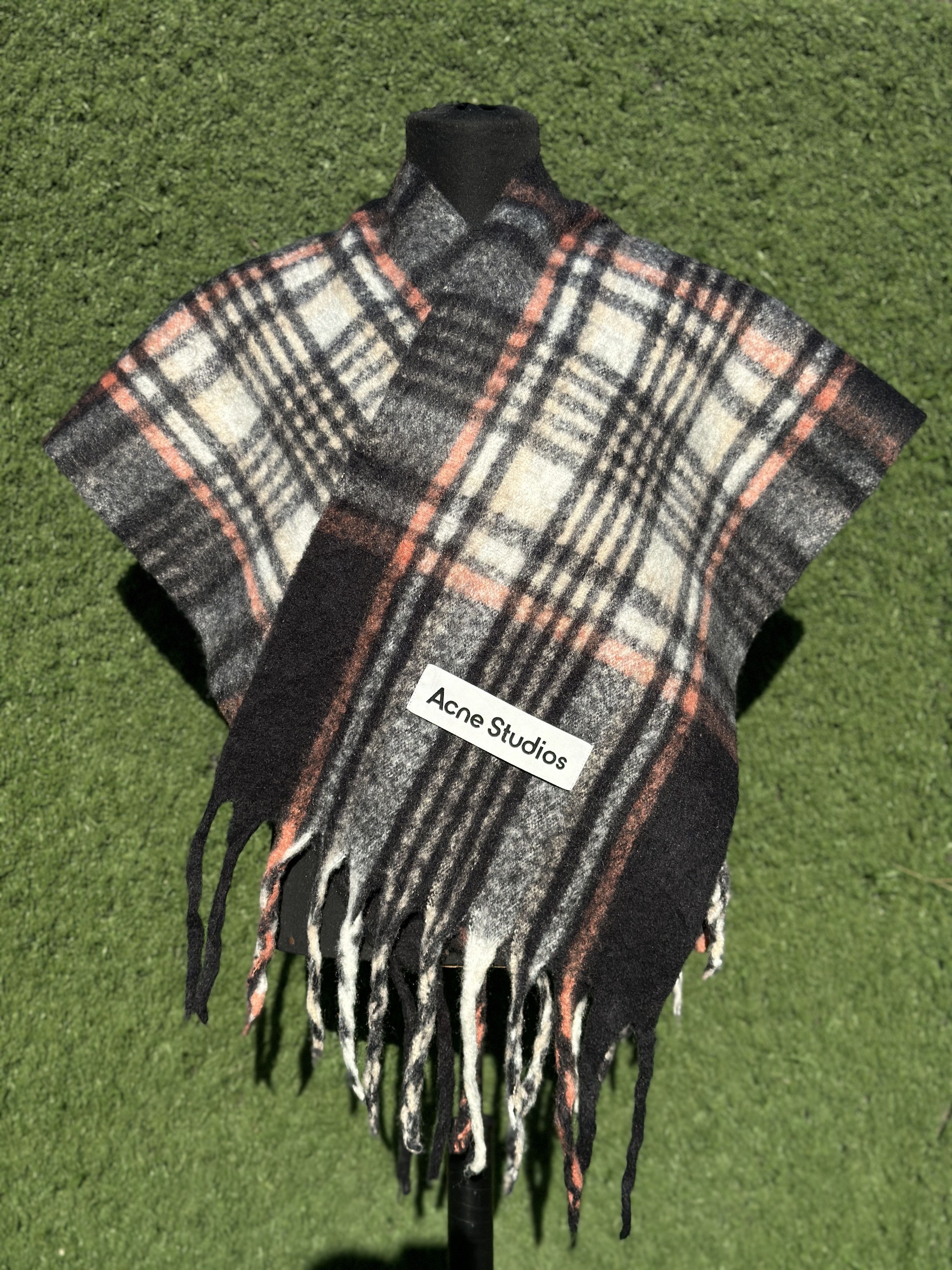 Acne Studios Acne Studios Multicolor Oversized Scarf Fringe Italy Size ONE SIZE - 8 Thumbnail