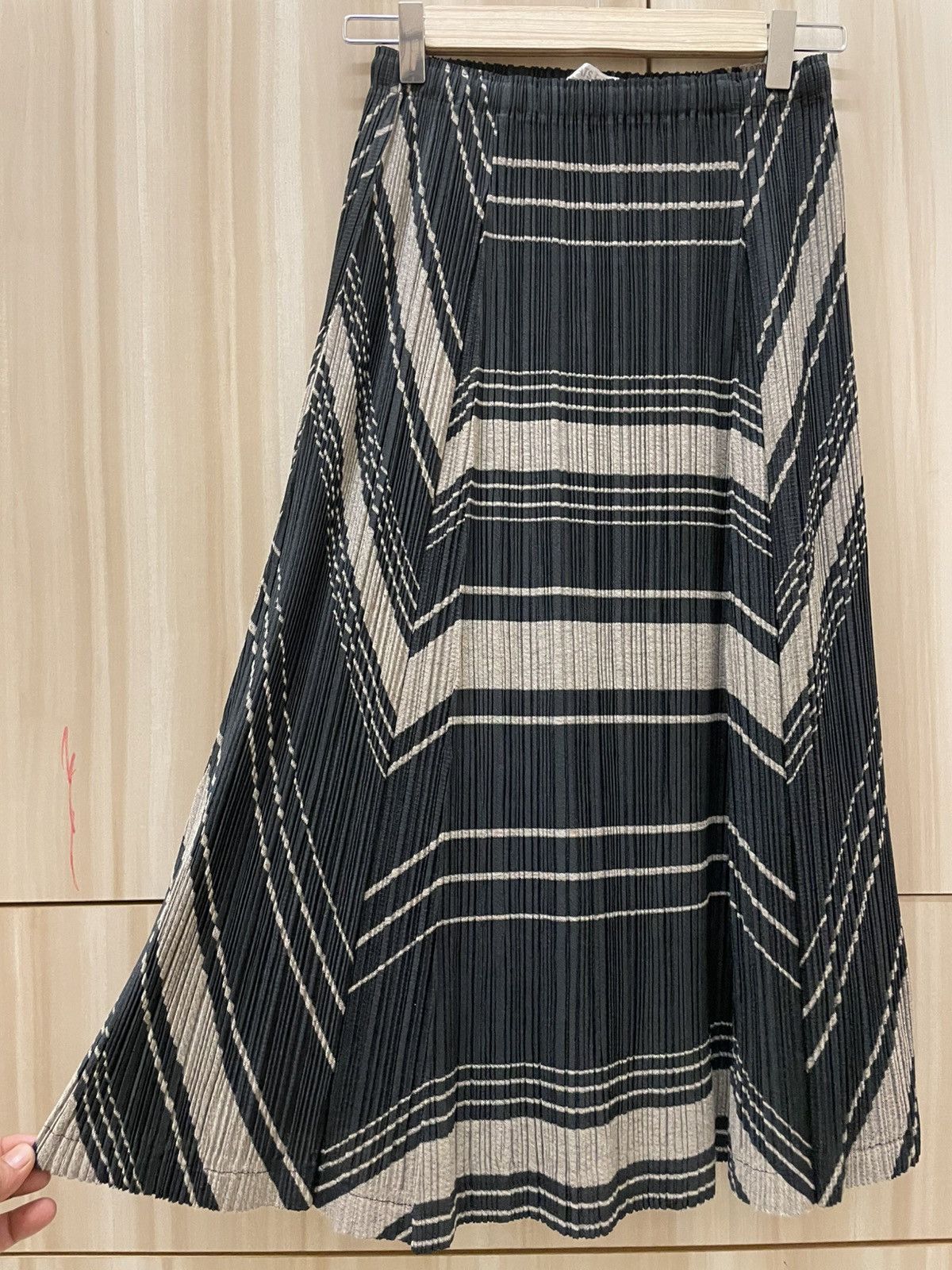 Pleats Please Issey Miyake Issey Miyake Pleats Please PP93 Archive Geometric Midi Skirt Size 30" / US 8 / IT 44 - 4 Thumbnail