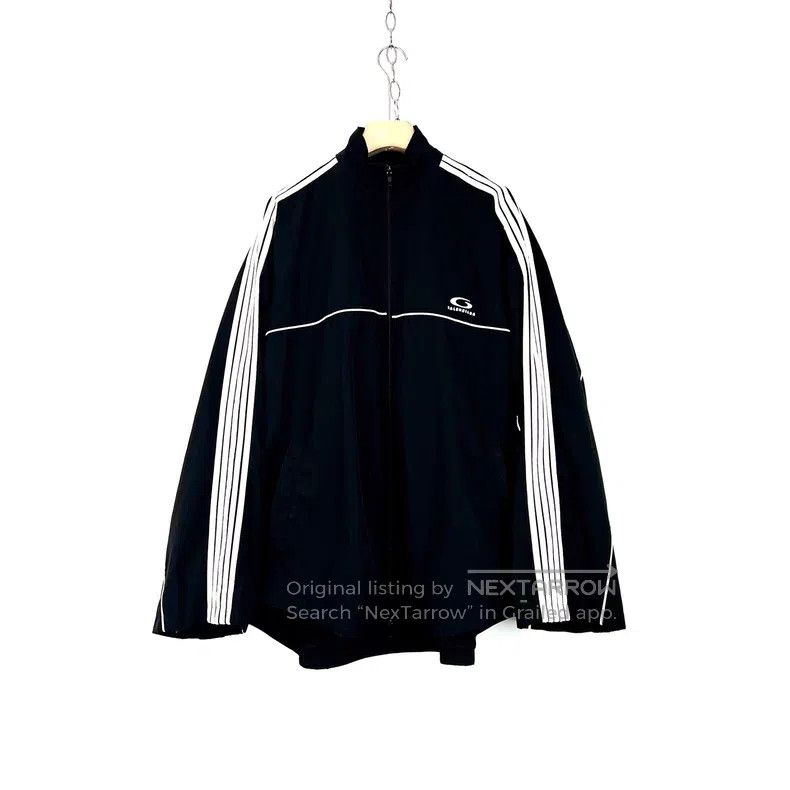 Balenciaga Balenciaga Distressed Print Sports Jacket Size US S / EU 44-46 / 1 - 2 Thumbnail