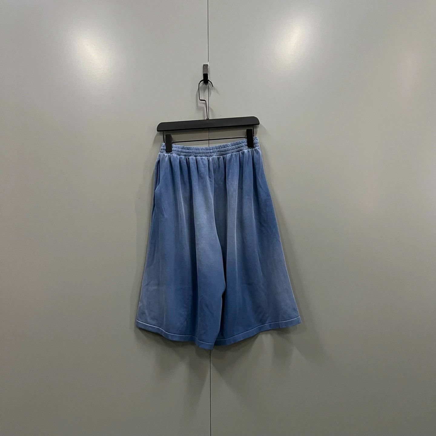 Balenciaga Balenciaga Distressed Flame Logo Shorts - dmc Size US 26 / EU 42 - 1 Thumbnail