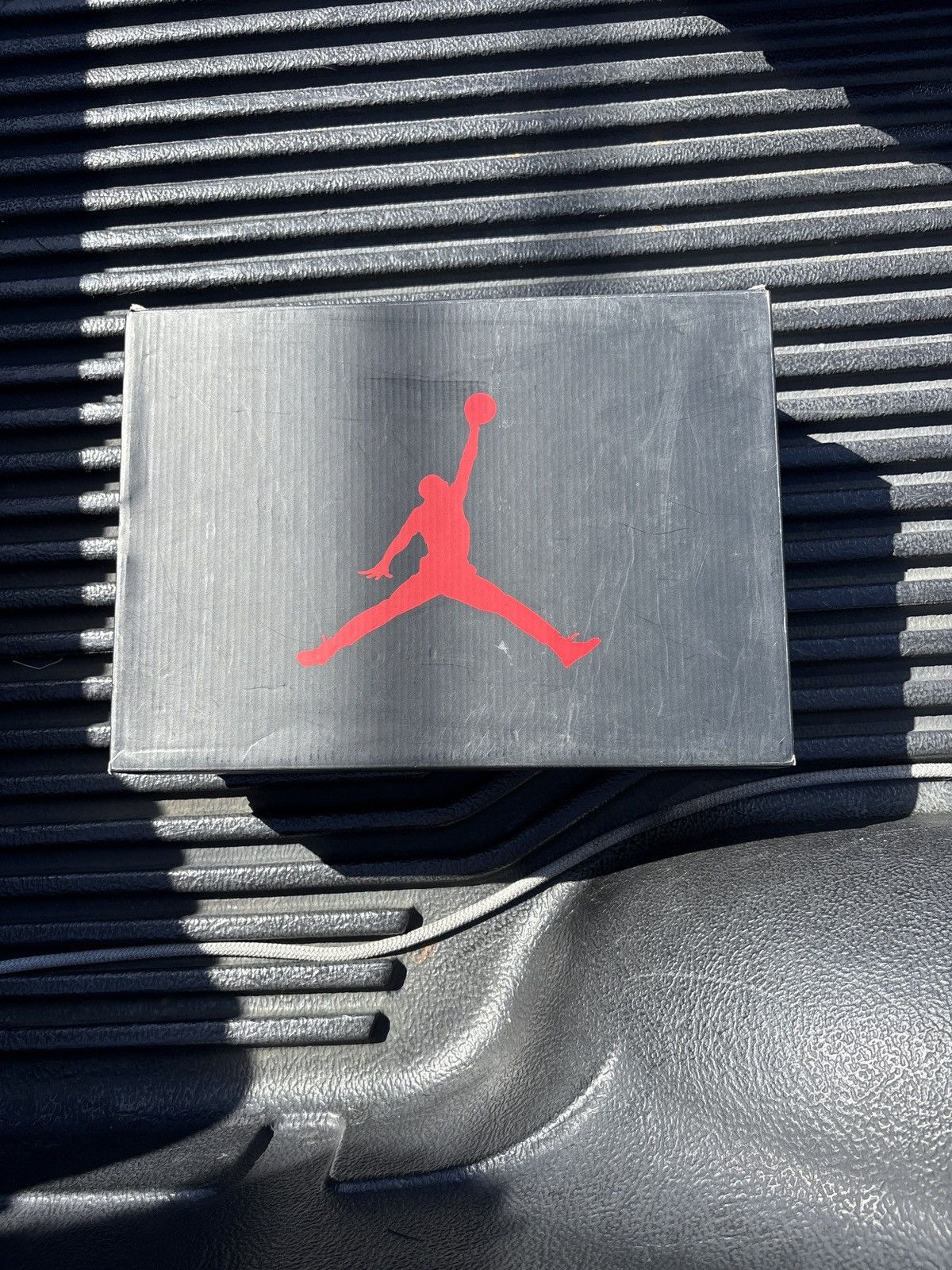 Jordan Brand Air Jordan 5 Retro White/Fire Red-Black Size US 10 / EU 43 - 3 Thumbnail