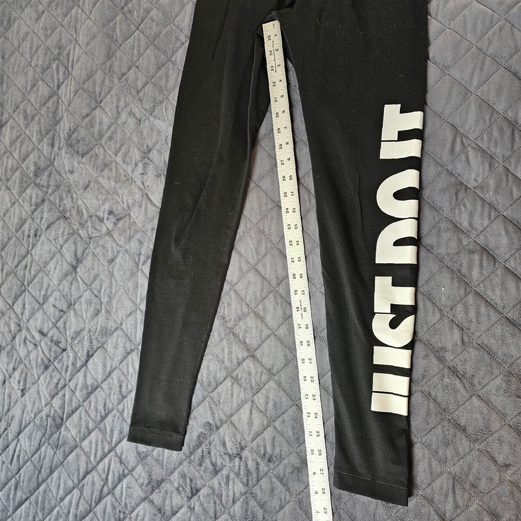 Nike VINTAGE Nike Pro Leggings Women's Size Small Black Yoga Active Gym Dri Fit Leopard Waist Size 28" / US 6 / IT 42 - 7 Thumbnail