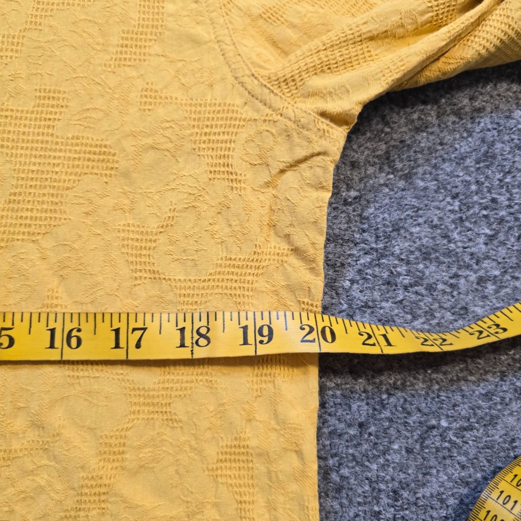 Carbon2Cobalt Carbon 2 Cobalt Top Womens Yellow Embossed Textured Floral Blouse Size M / US 6-8 / IT 42-44 - 5 Thumbnail