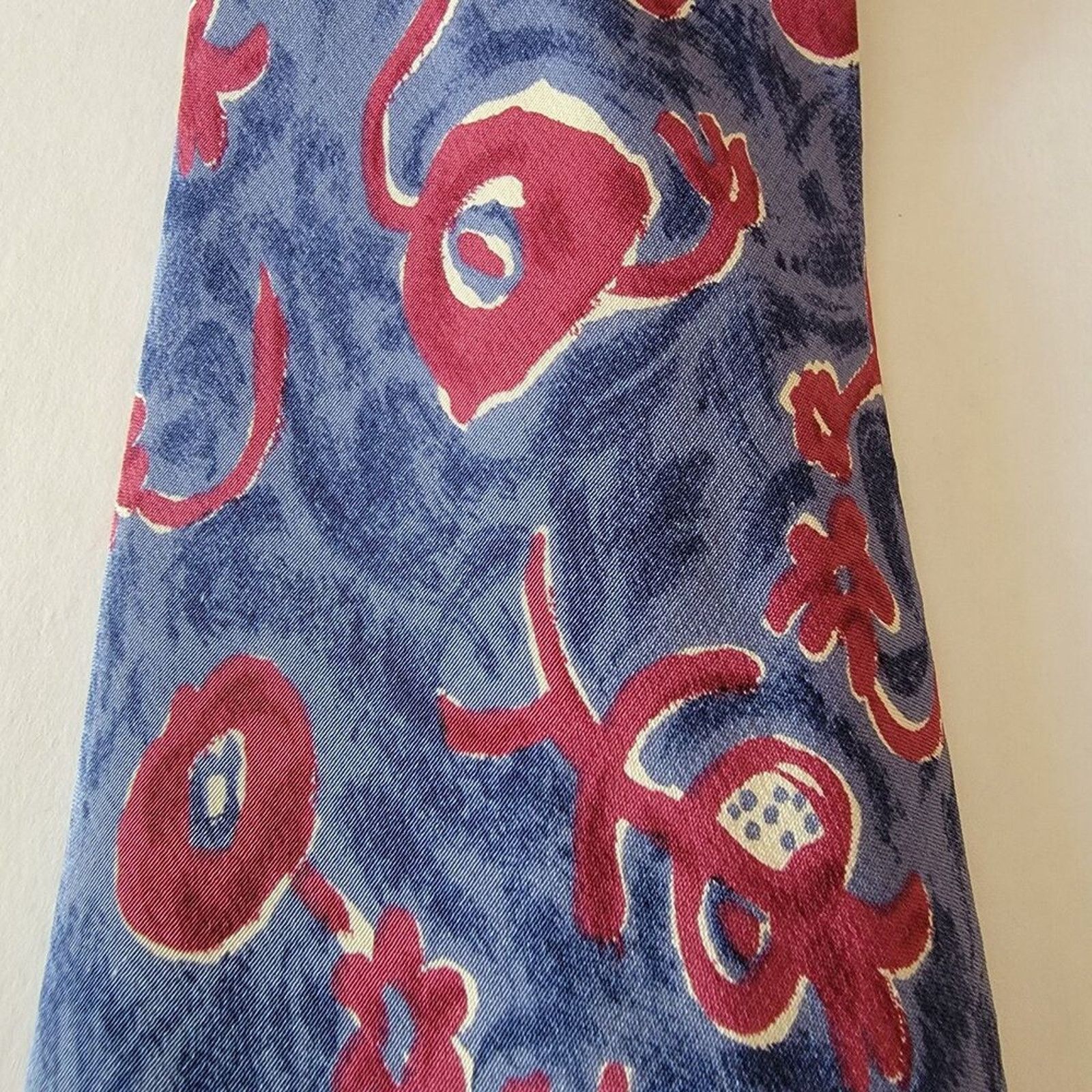 Other The Metropolitan Museum Of Art Tie Blue w/ Burgundy Flowers Size ONE SIZE - 1 Thumbnail