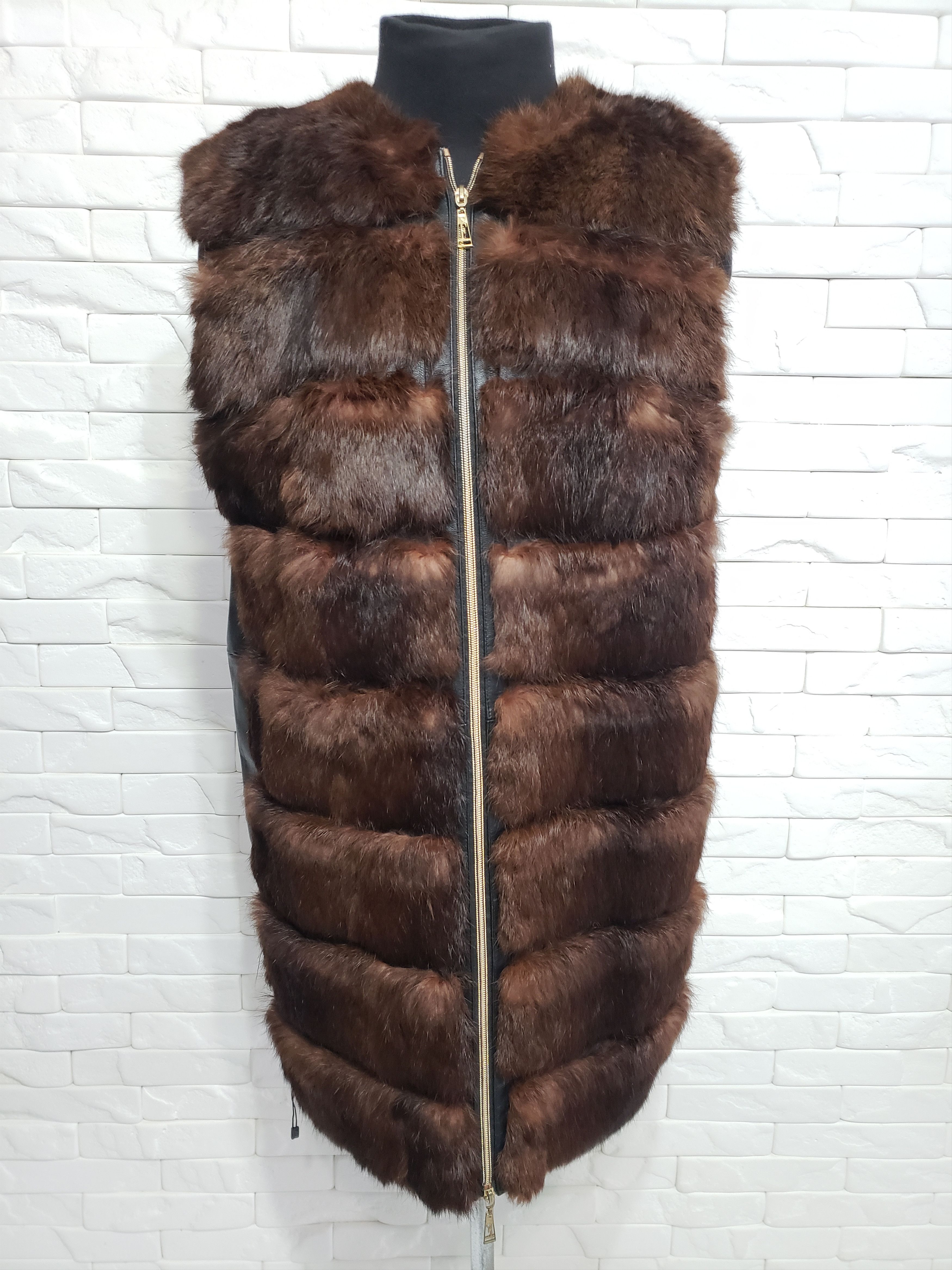 Genuine Leather Warm women's fur vest with a metal zipper. Size L / US 10 / IT 46 - 1 Thumbnail