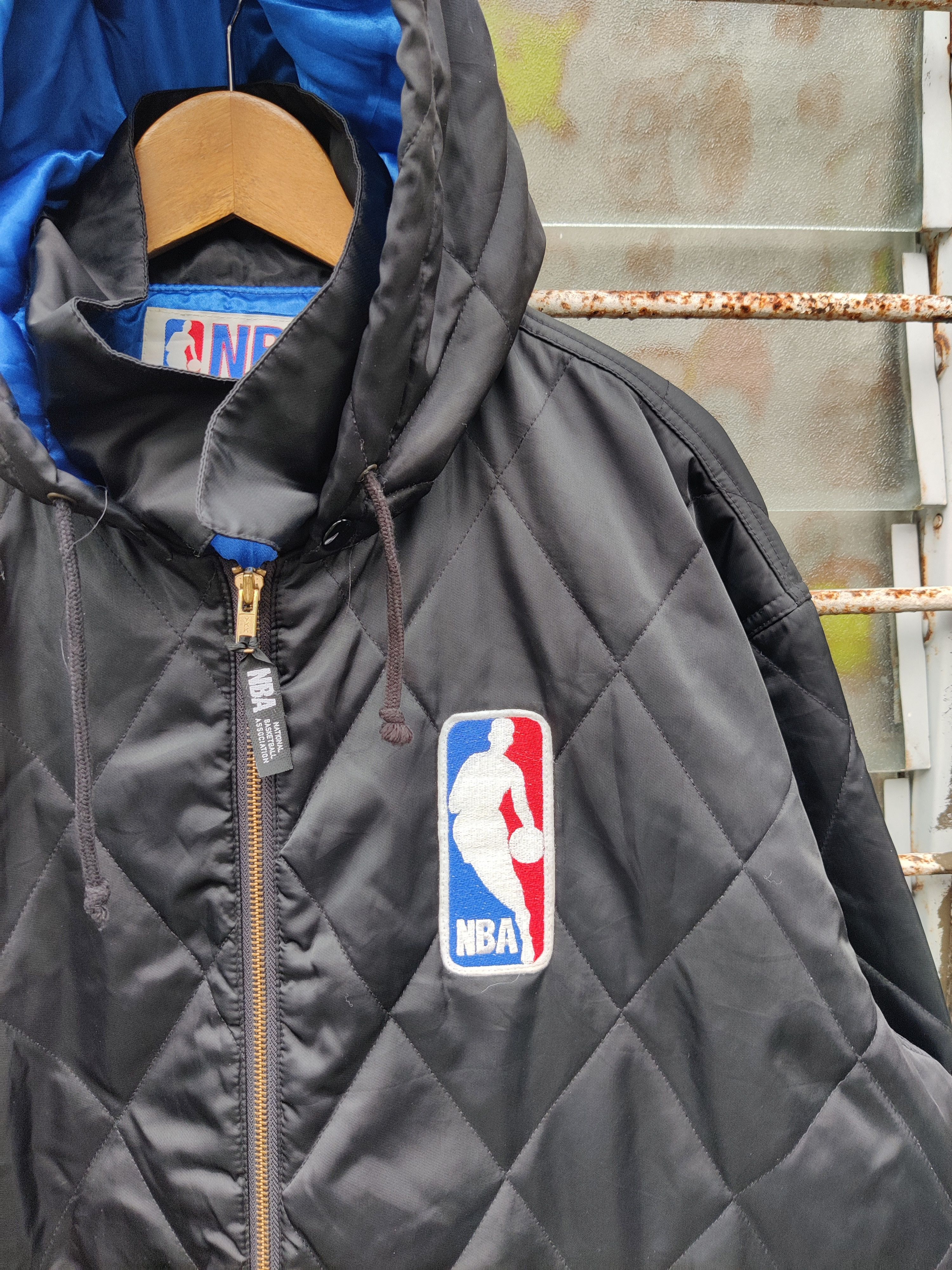 Japanese Brand Vintage Rare NBA Embroided Big Logo Winter Quilted Jacket Size US M / EU 48-50 / 2 - 5 Thumbnail