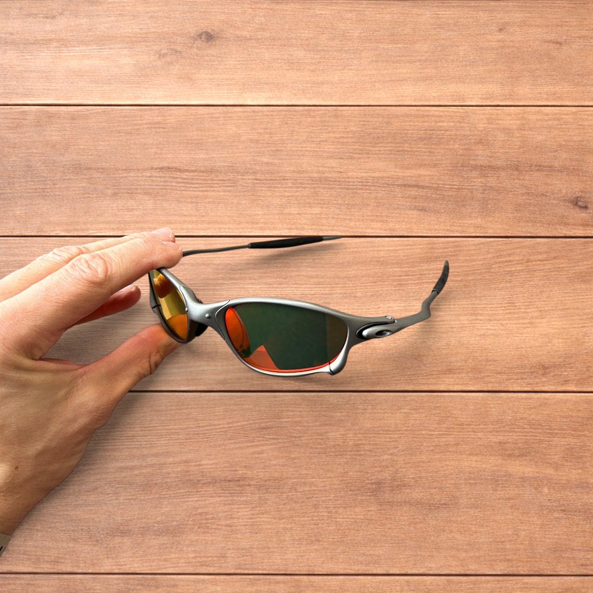 Japanese Brand Metal frame polarised sunglasses in black with red lens. Size ONE SIZE - 2 Thumbnail