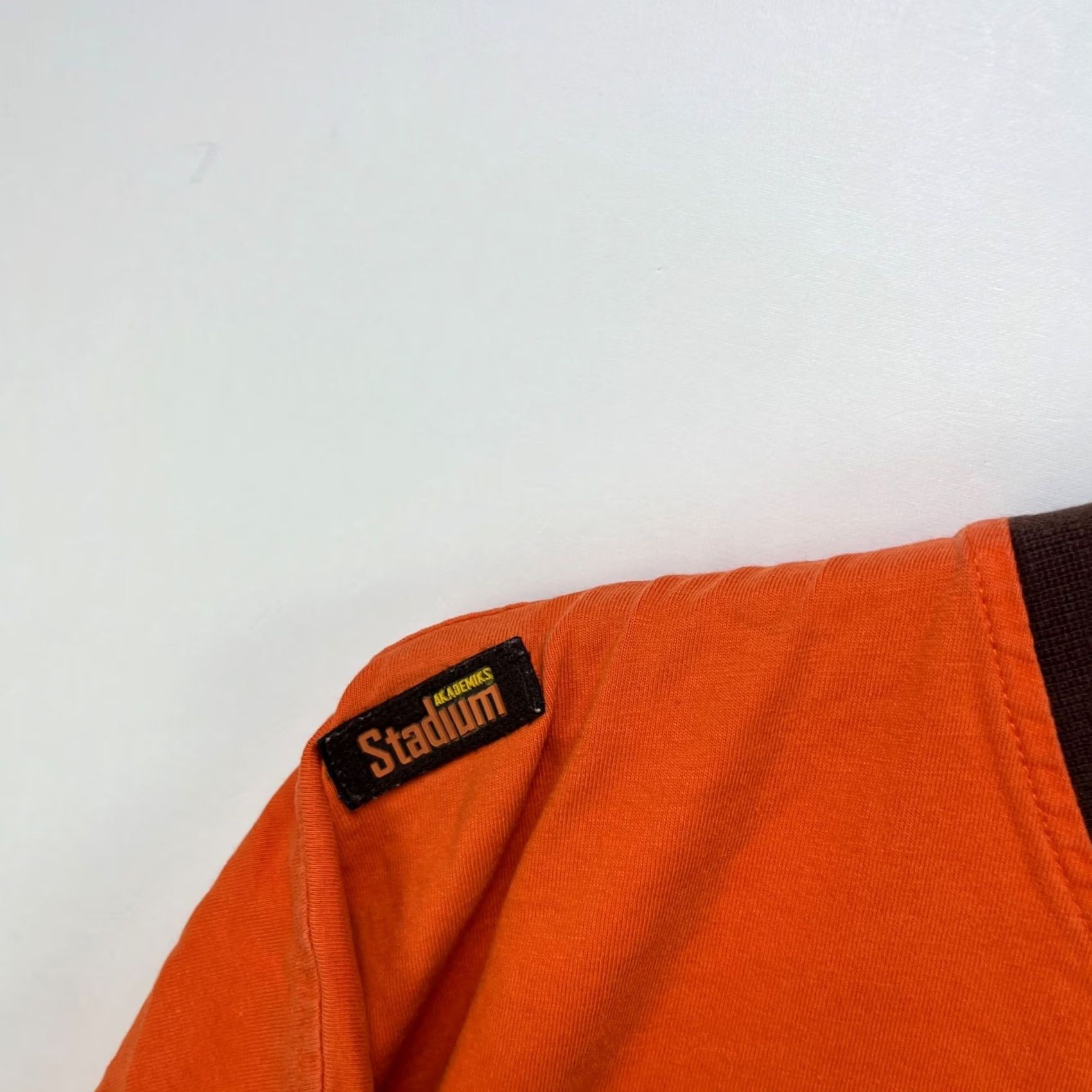 Akademiks VINTAGE Akademiks T-Shirt 2XL Men Orange 90s Hip Hop Stadium Graphic Print Short Sleeve Crew Neck Matte Finish Logo Embroidered 2000-2009 Size US XXL / EU 58 / 5 - 7 Thumbnail