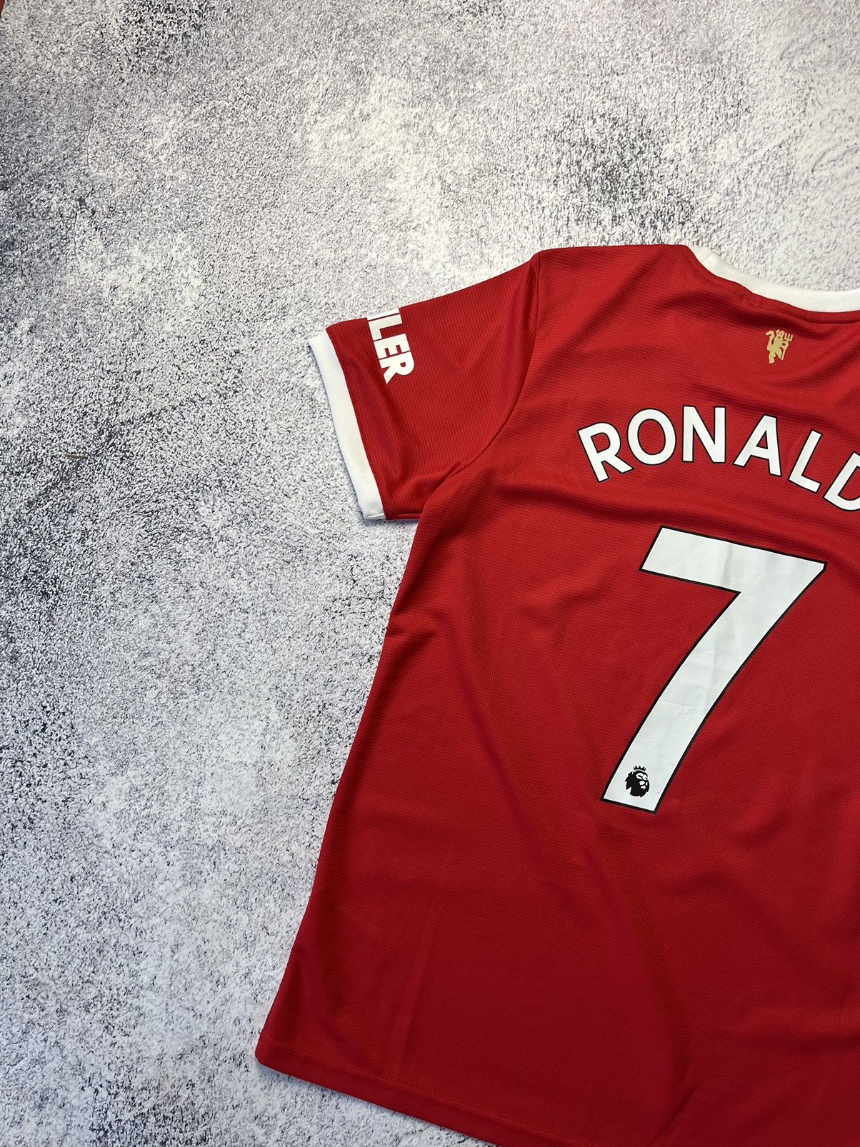 Adidas Vintage Ronaldo #7 Manchester United Home 2021/22 Size US M / EU 48-50 / 2 - 20 Thumbnail