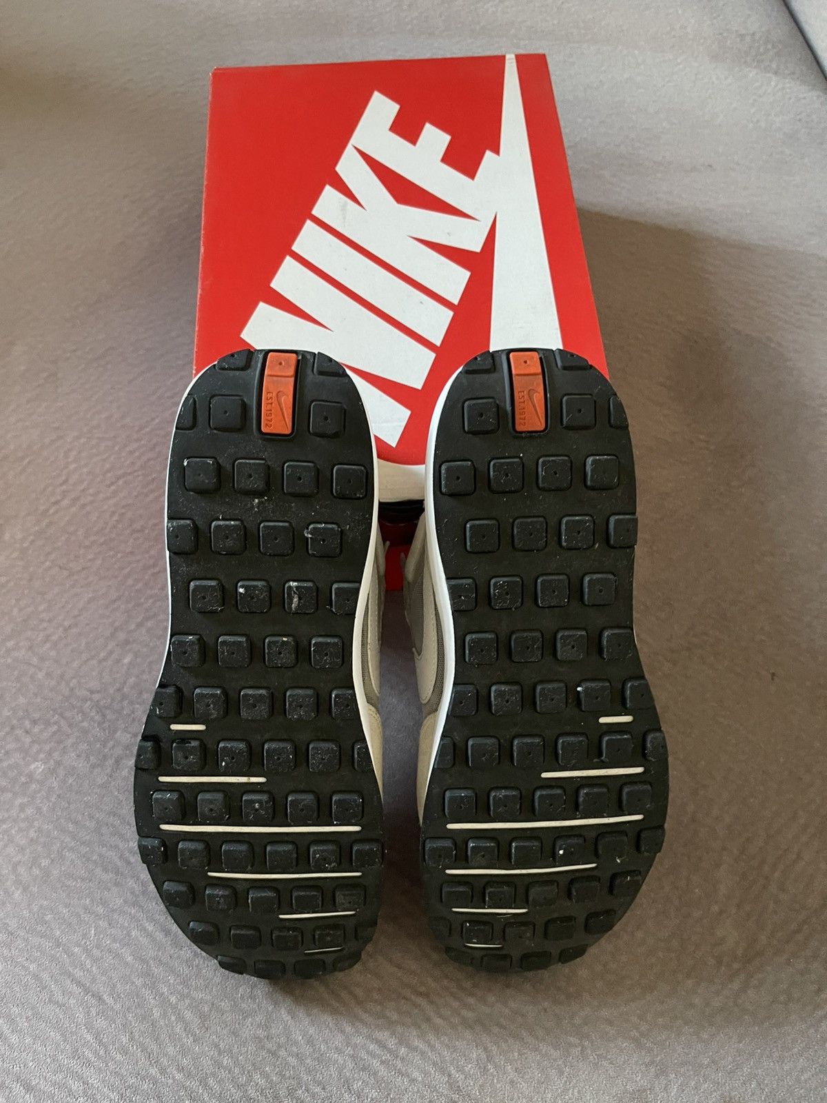 Nike Nike Waffle One Size US 12 / EU 45 - 9 Thumbnail
