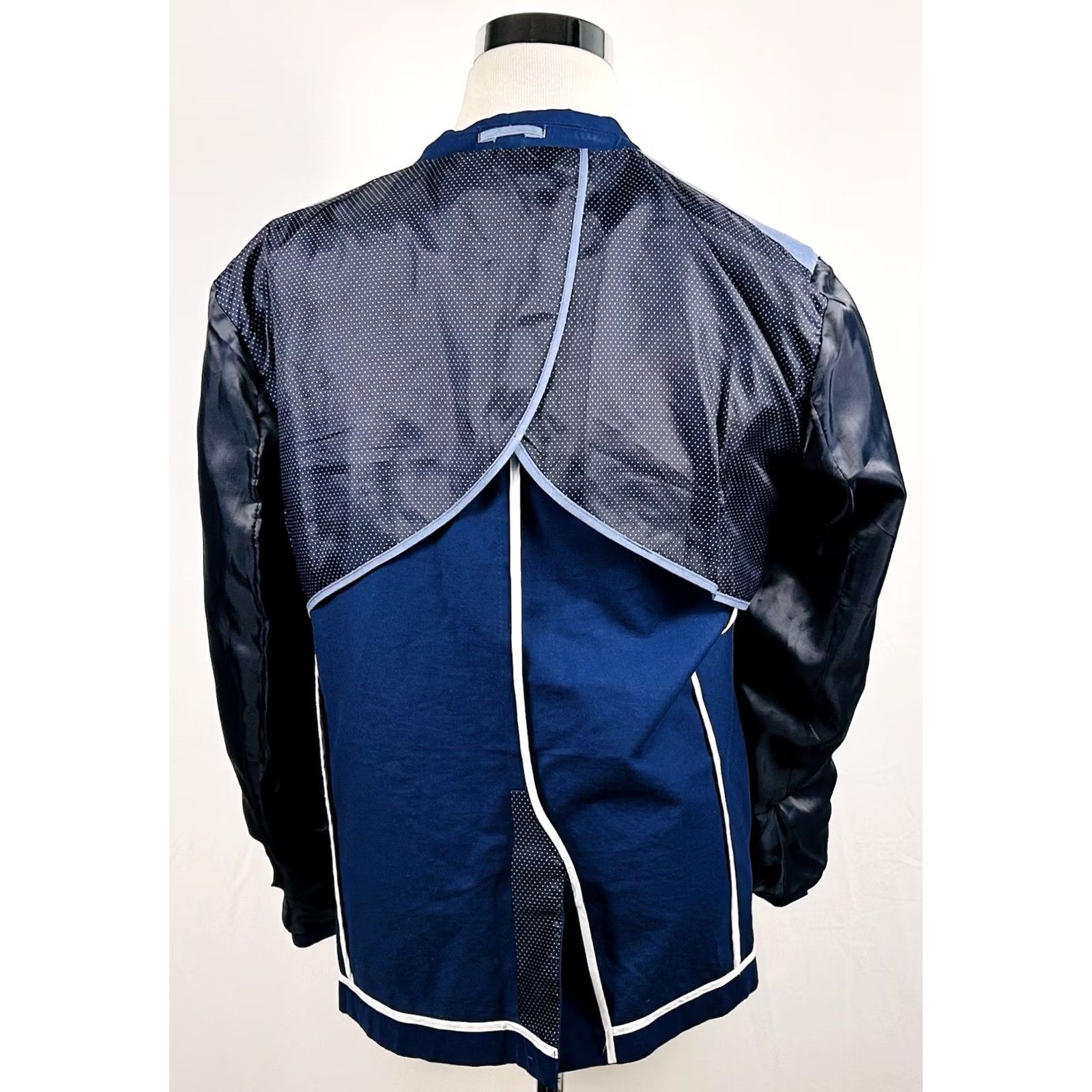 Vintage Combatant Gentlemen Sport Coat Blue 44R Slim Fit Two-Button Vented 100% Cotton Jacket Mens Regular Notch Lapel Summer Formal Size US XS / EU 42 / 0 - 8 Thumbnail