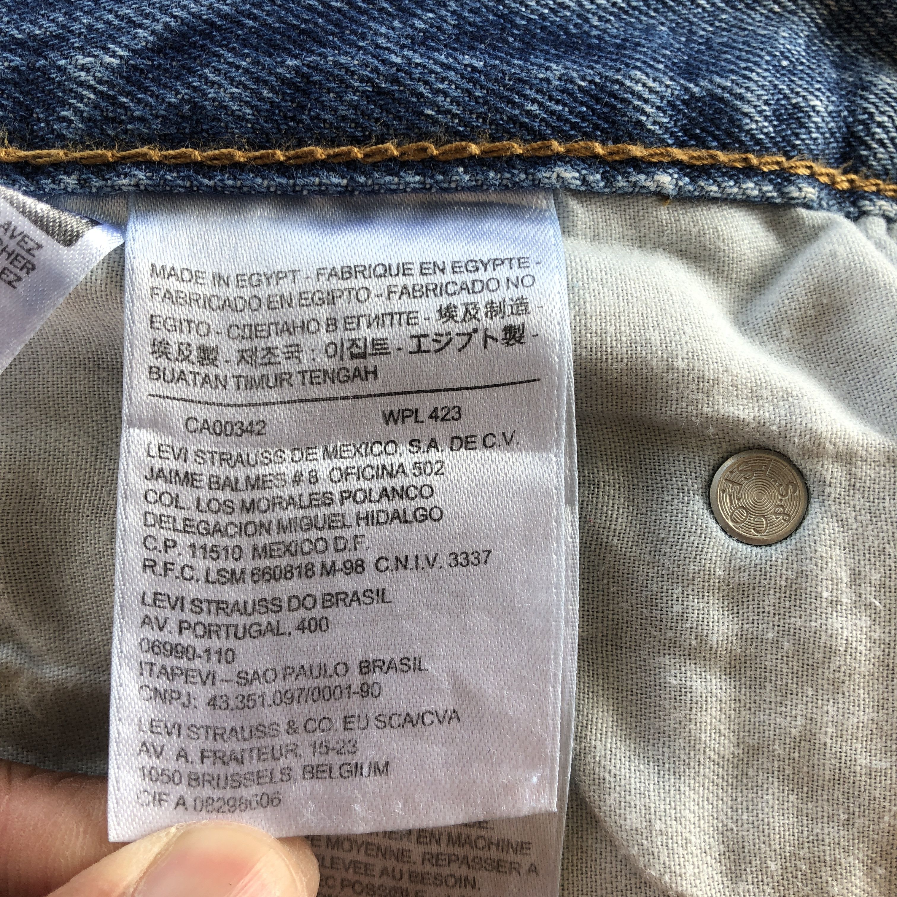 Levi's Vintage Y2K Levis 550 Baggy Jeans Levis Faded Loose Denim Size US 38 / EU 54 - 10 Thumbnail