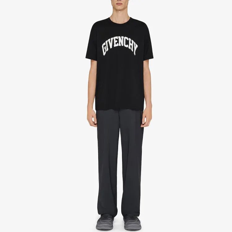 Givenchy o1w1db10325 Classic Fit Embroidery T-Shirt in Black Size US M / EU 48-50 / 2 - 3 Thumbnail