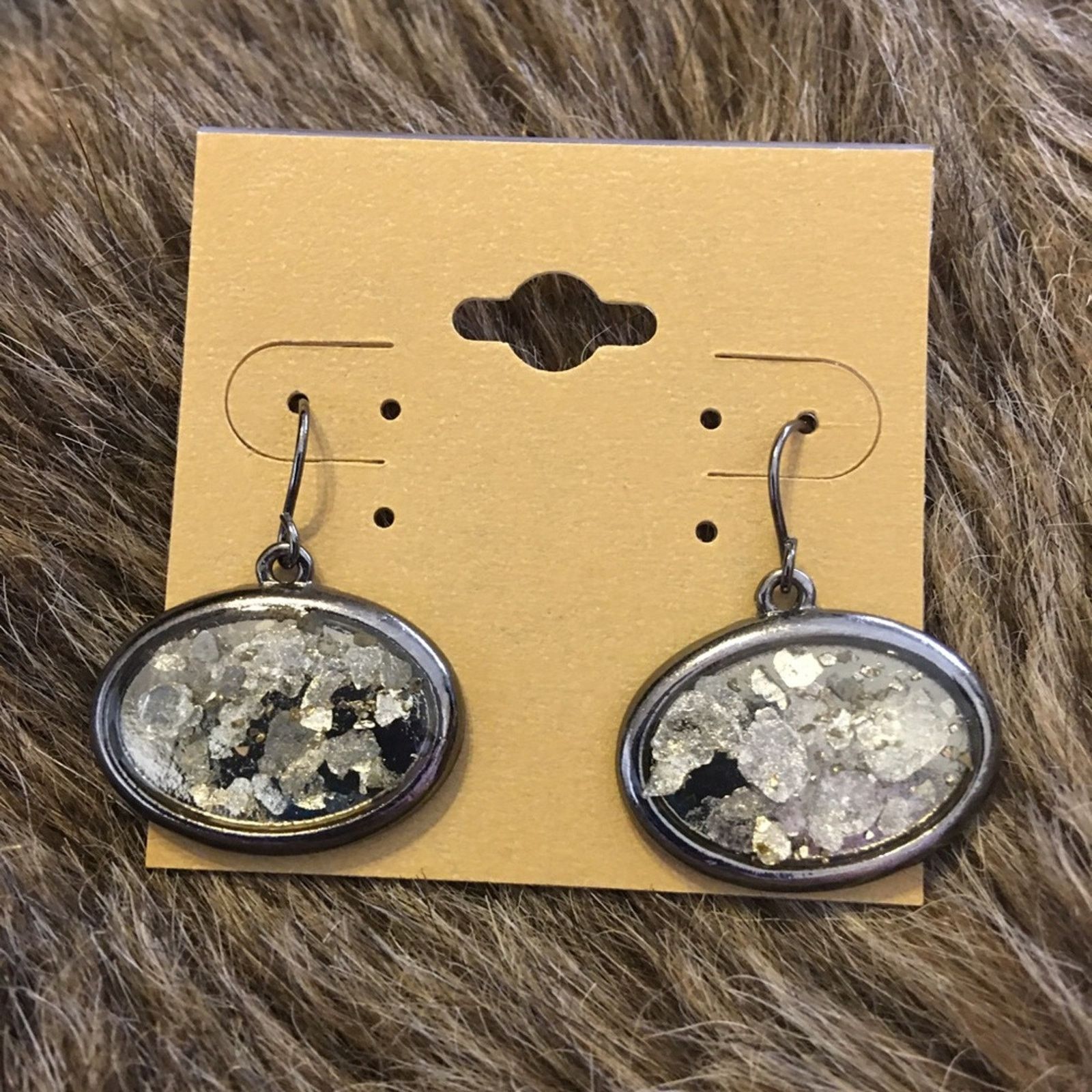 Kenneth Cole Kenneth Cole gold leaf under resin medallion set Size ONE SIZE - 13 Thumbnail