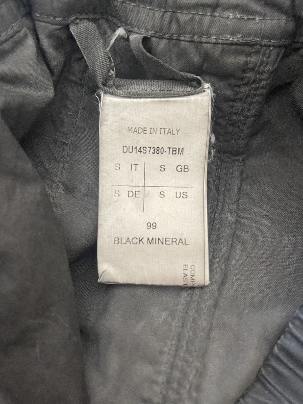 Rick Owens Who will be 1 out 450 to get it?Rare Black Mineral fadedPods Size US 32 / EU 48 - 5 Thumbnail