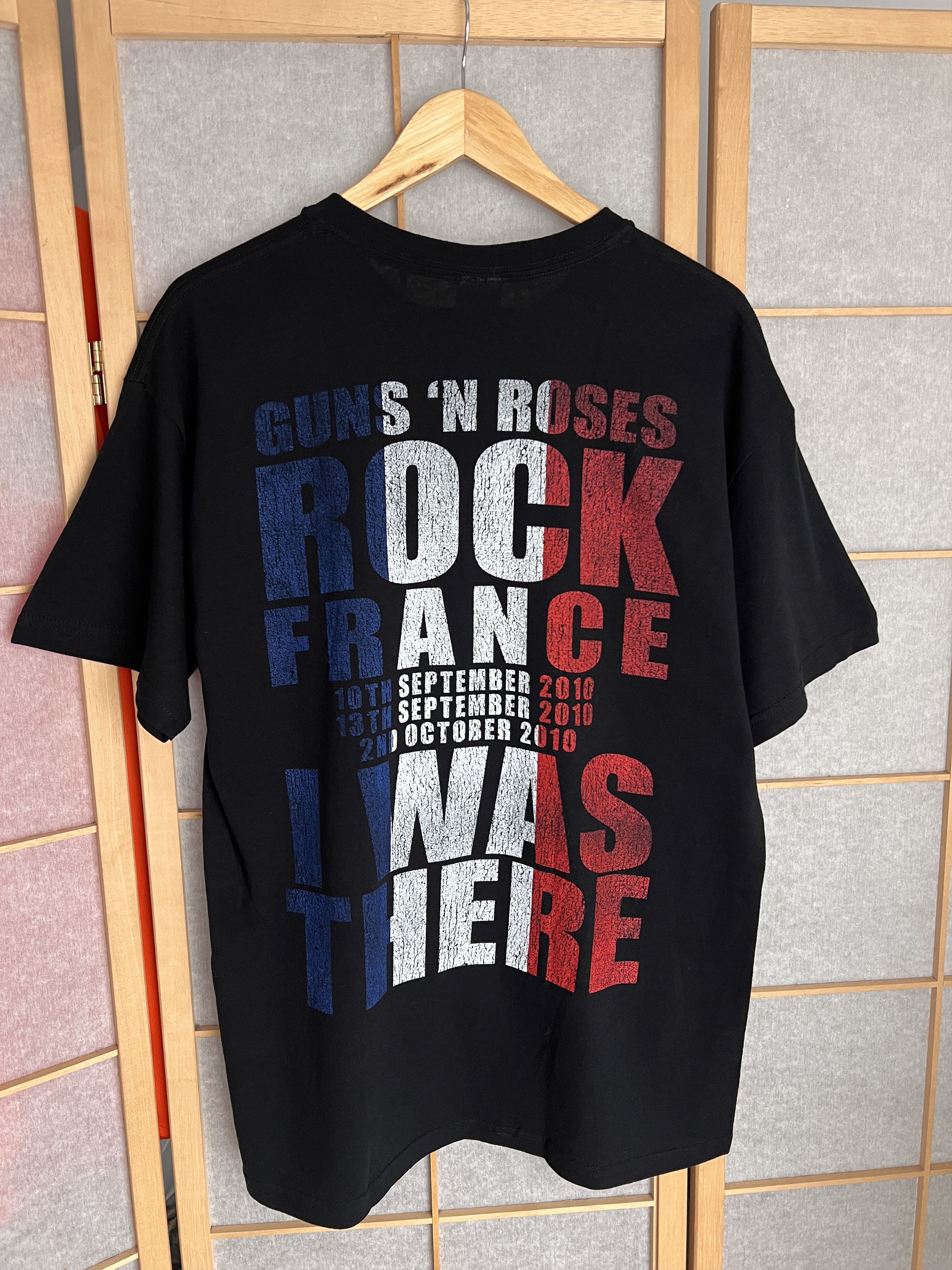Guns N' Roses Guns N Roses France Tour 2010 VTG t shirt European world tee Size US L / EU 52-54 / 3 - 4 Thumbnail