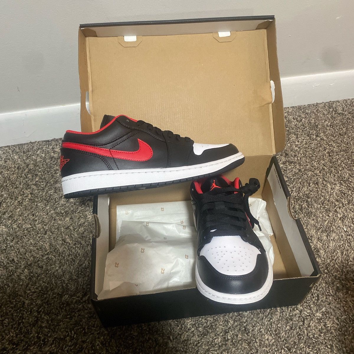 Jordan Brand Jordan 1’s Low Size US 9.5 / EU 42-43 - 2 Thumbnail