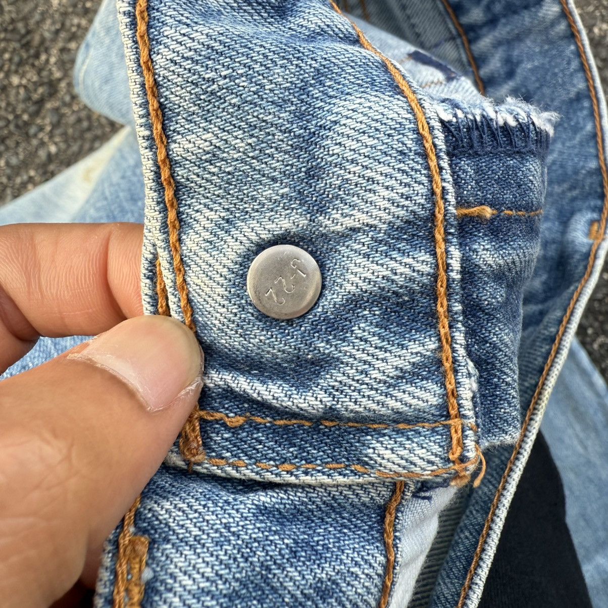 Levi's Vintage Clothing VINTAGE 93' LEVI'S W509 FADED RIPPEP DENIM JEAN PANTS Size US 29 - 15 Thumbnail