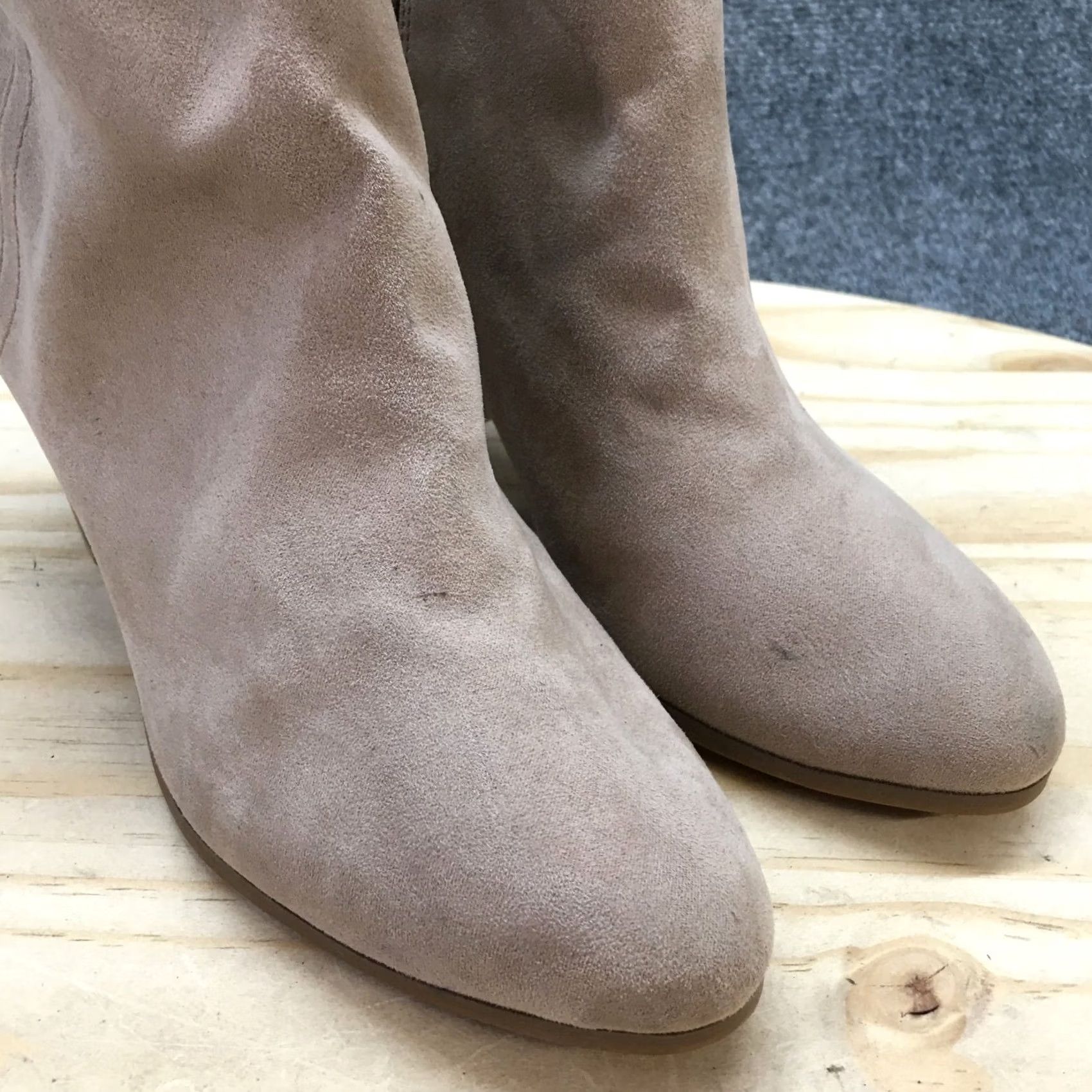 Old Navy Old Navy Boots Womens 9 Ankle Booties Block Heels Side Zips Beige Faux Suede Boots Size US 9 / IT 39 - 7 Thumbnail