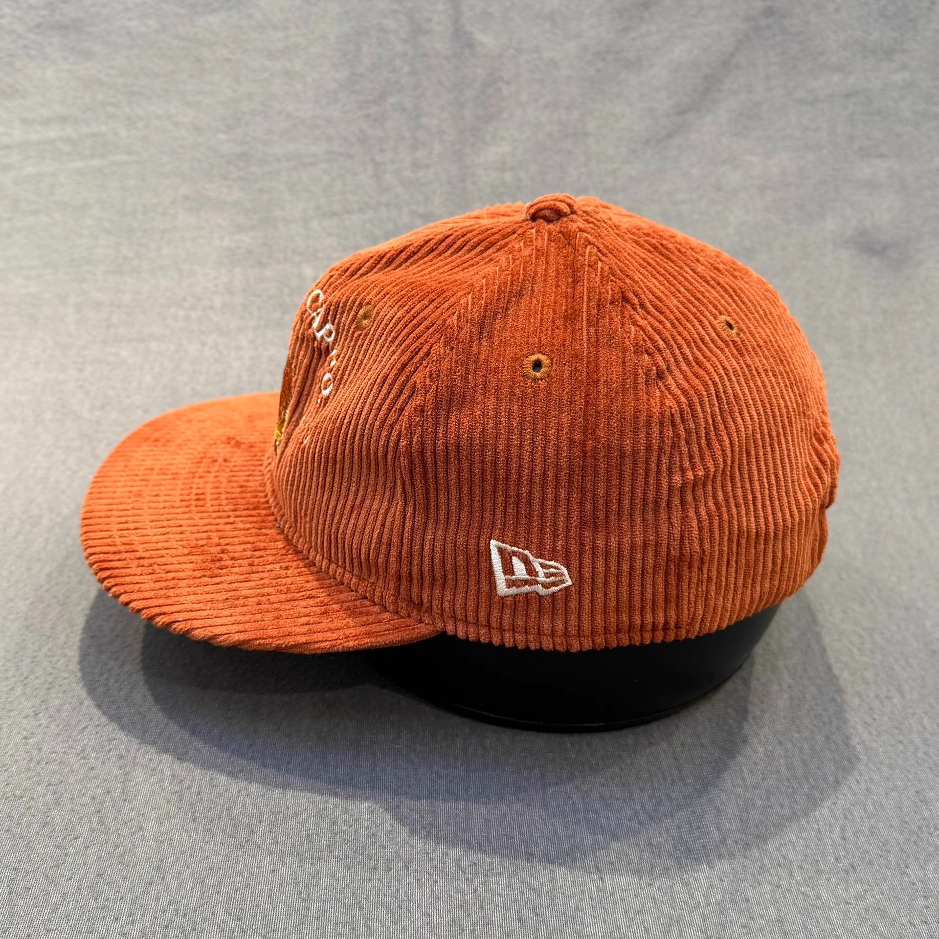 New Era New Era Corduroy Flat Brim Cap。 Q5 Size ONE SIZE - 2 Thumbnail