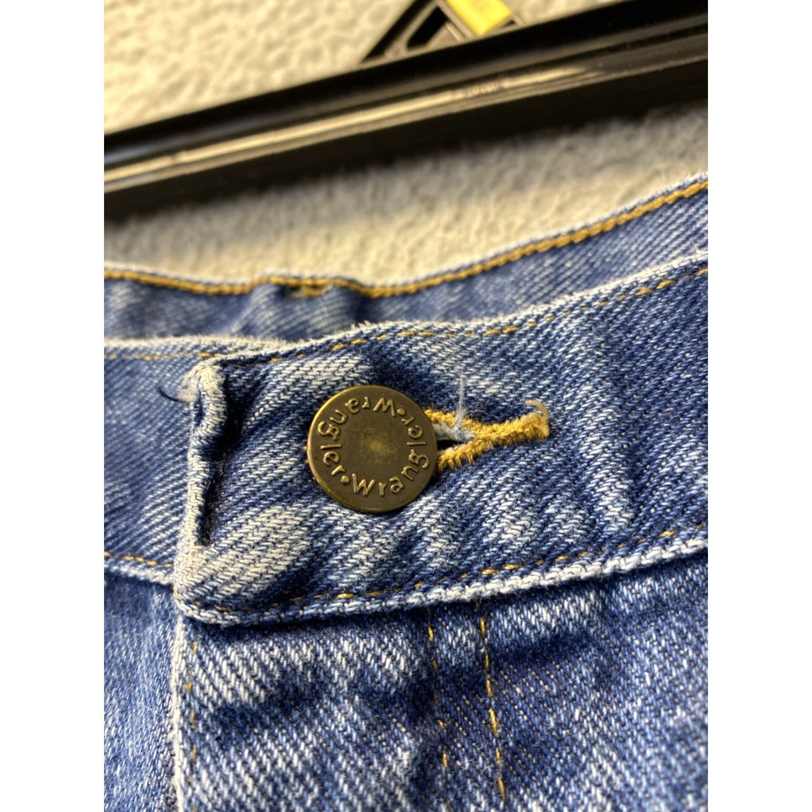 Wrangler VINTAGE Wrangler Jeans Men 47x30 Blue Denim Straight Mid-Rise 5-Pocket US Theme Size US 30 / EU 46 - 4 Thumbnail