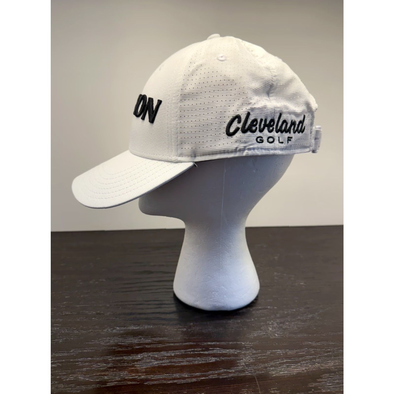 Dunlop Srixon Hat Cap Mens One Size White Adjustable Strapback Golf Hat Brand Srixon OSFM White Adjustable Strapback Cap Size ONE SIZE - 5 Thumbnail