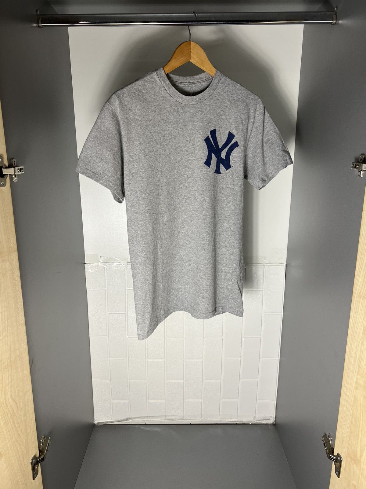 Majestic VINTAGE MAJESTIC NEW YORK YANKEES MLB RETRO T-SHIRT Y2K 90s Size US M / EU 48-50 / 2 - 3 Thumbnail