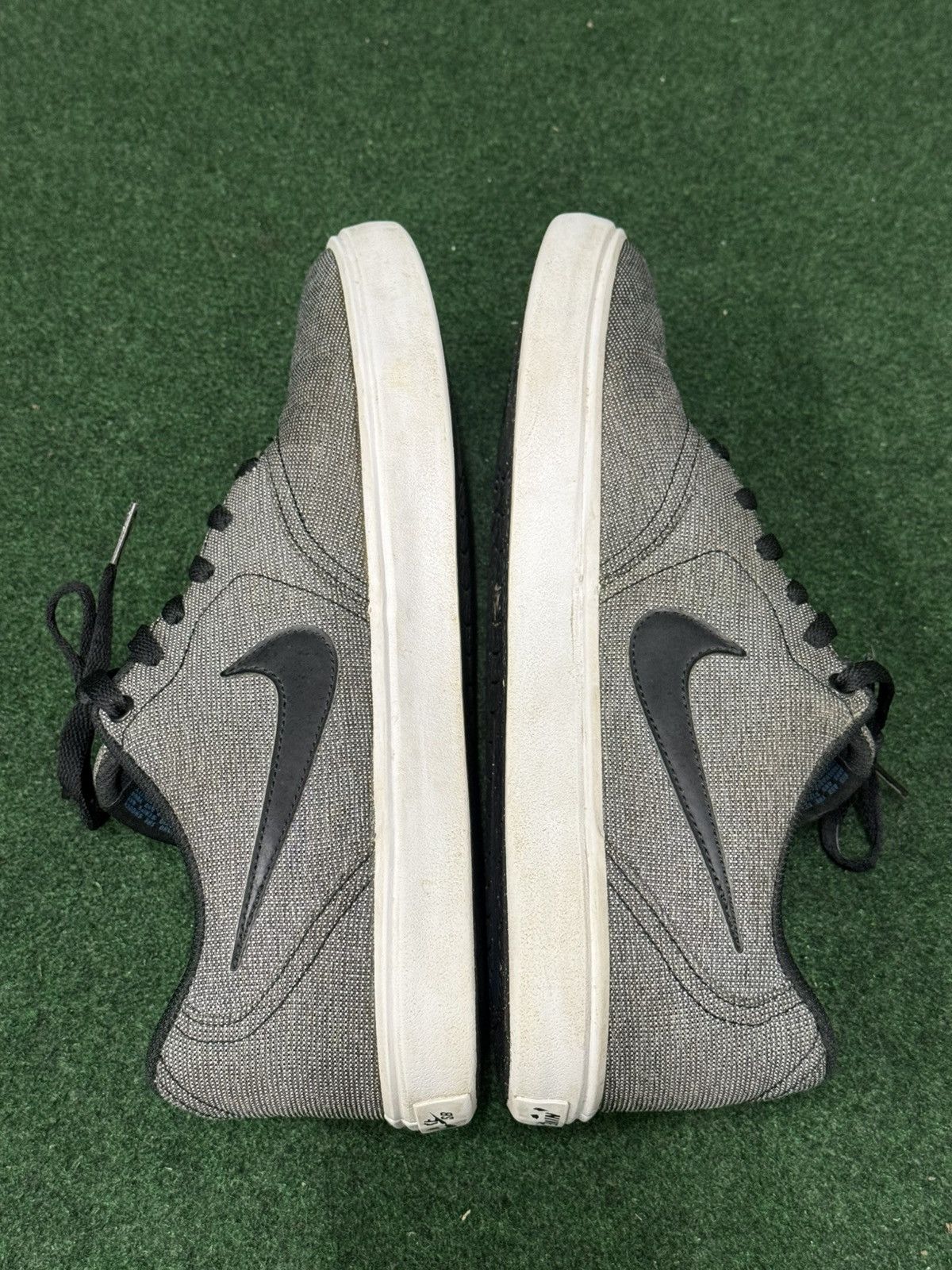 Nike SB Nike SB Check Solarsoft 8432896-004 Size US 11 / EU 44 - 5 Thumbnail