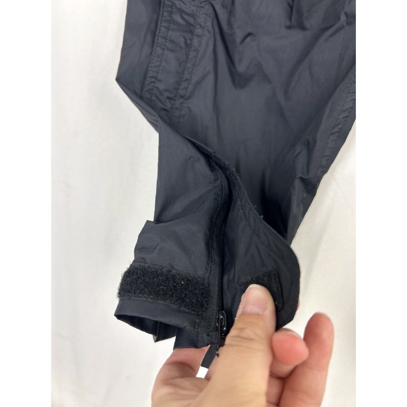 Sierra Designs Sierra Designs Pants Rain XS Black Nylon Cargo Drawstring Elastic 28x 30 Mens Size US 27 - 3 Thumbnail