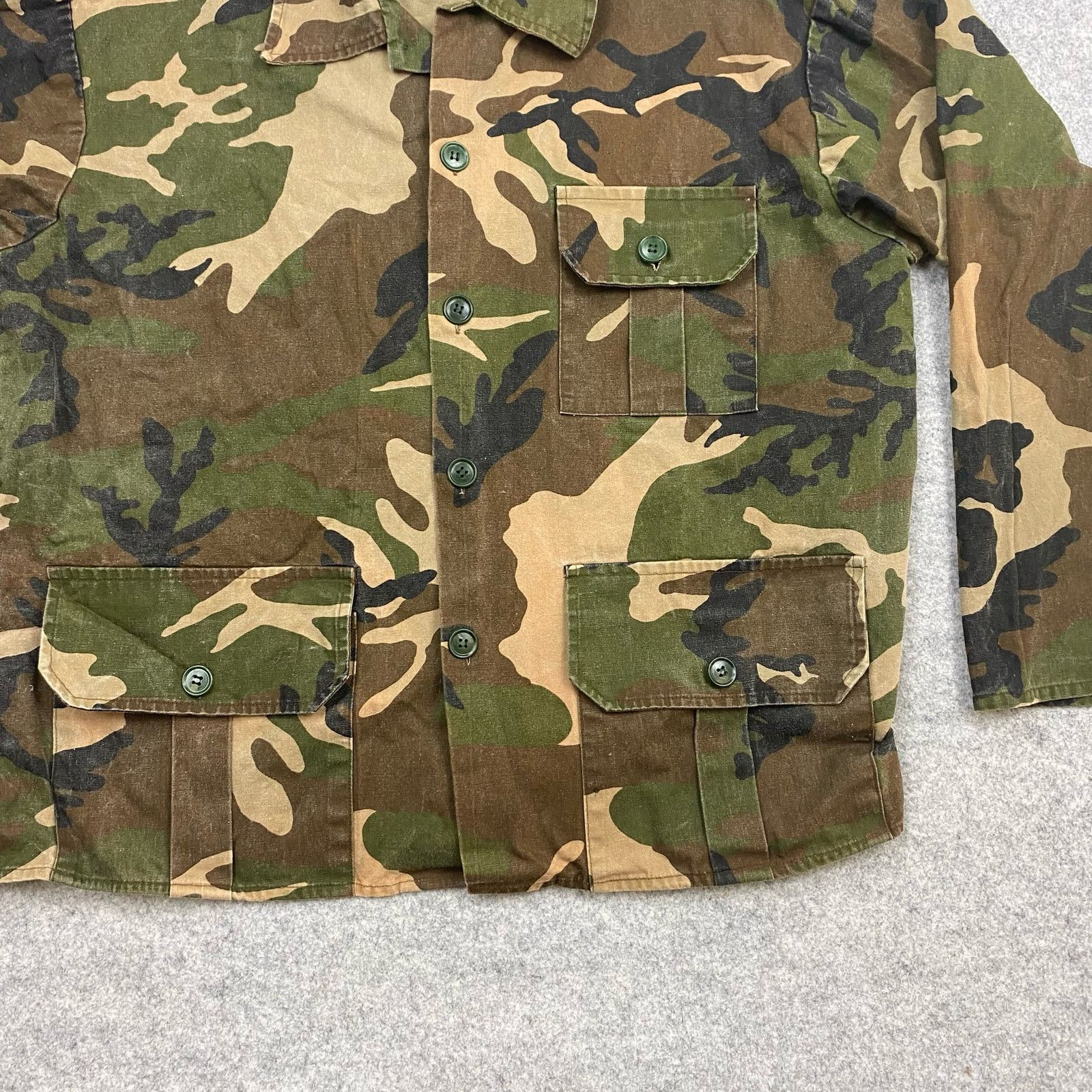 Winchester Winchester jacket mens L vintage camo Y2K punk skater grunge Size US L / EU 52-54 / 3 - 5 Thumbnail