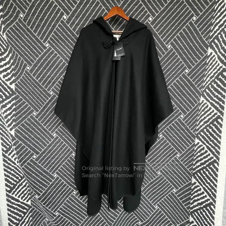 Saint Laurent Paris Saint Laurent Paris Black Cloak Pure Wool Overcoat Size XS / US 0-2 / IT 36-38 - 1 Thumbnail
