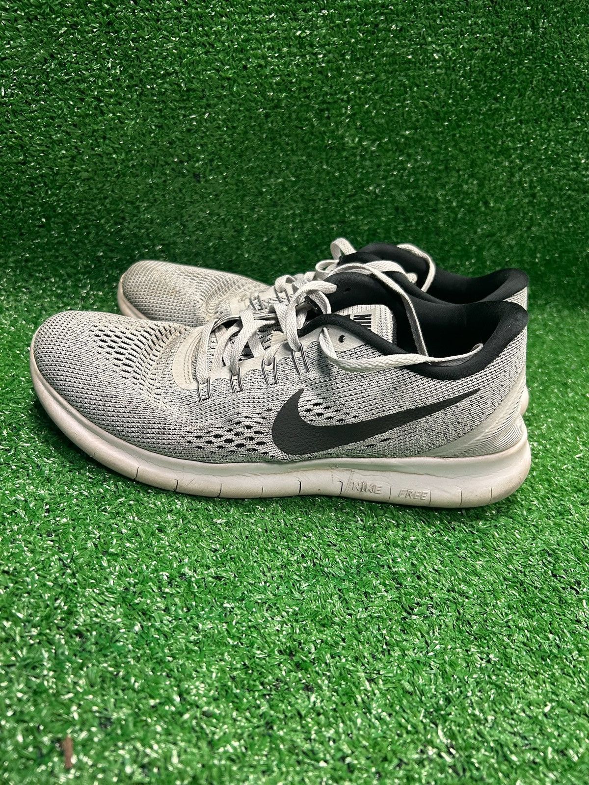 Nike Women’s size 9.5 Nike White Free Rn Pure Platinum 831509-101 Size US 9.5 / IT 39.5 - 2 Thumbnail