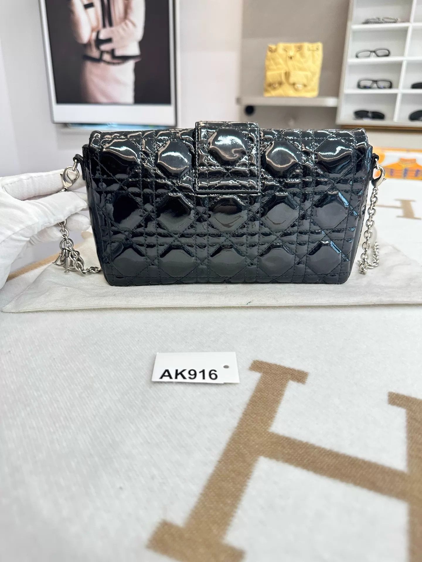 Dior Dior Patent Leather Chain Bag 23x3x14 AK916 Size ONE SIZE - 2 Thumbnail