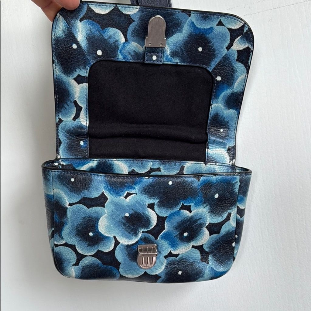 Marc by Marc Jacobs Marc Jacobs Blue Floral Crossbody Bag Size ONE SIZE - 4 Thumbnail