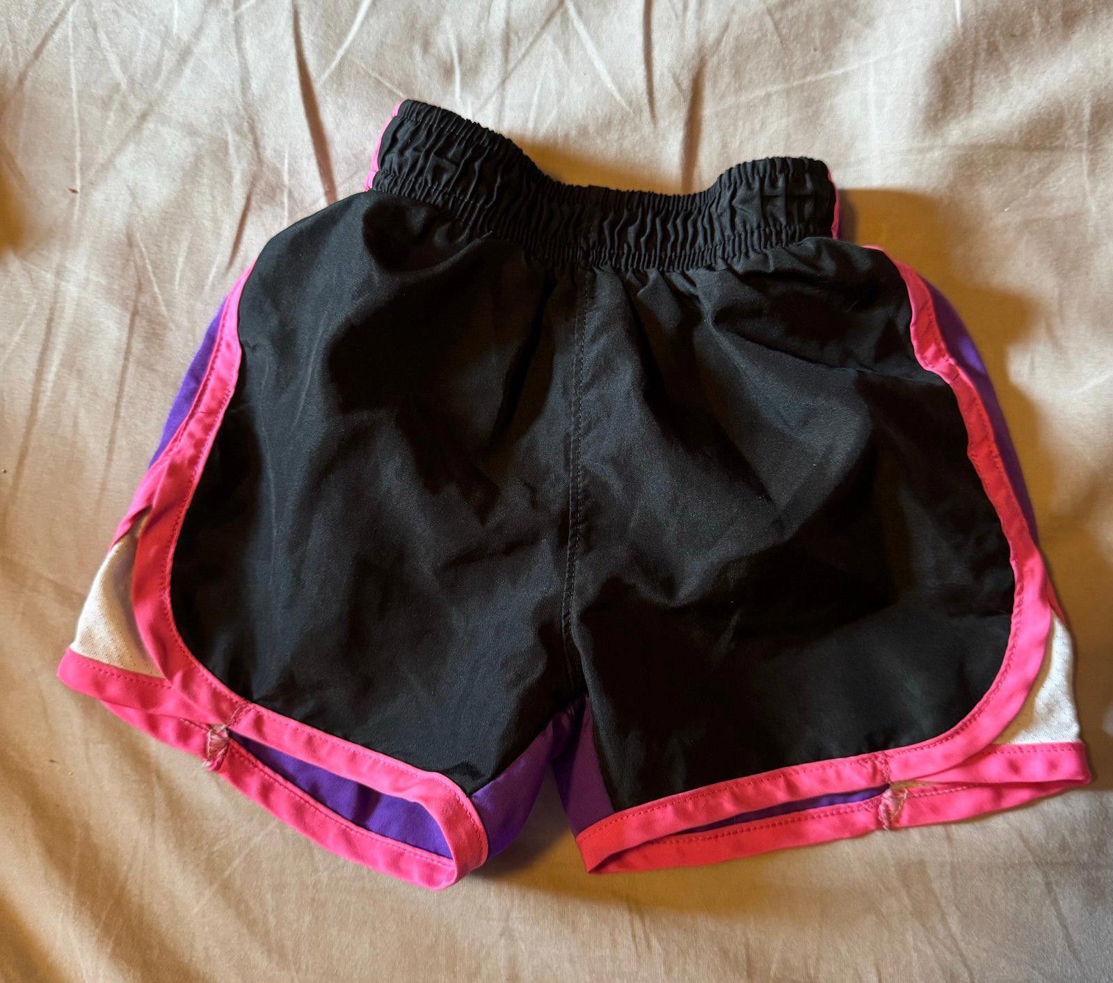 Under Armour 2T Under Armour Shorts Pink Purple Black Size 24" / US 00 / IT 34 - 1 Thumbnail