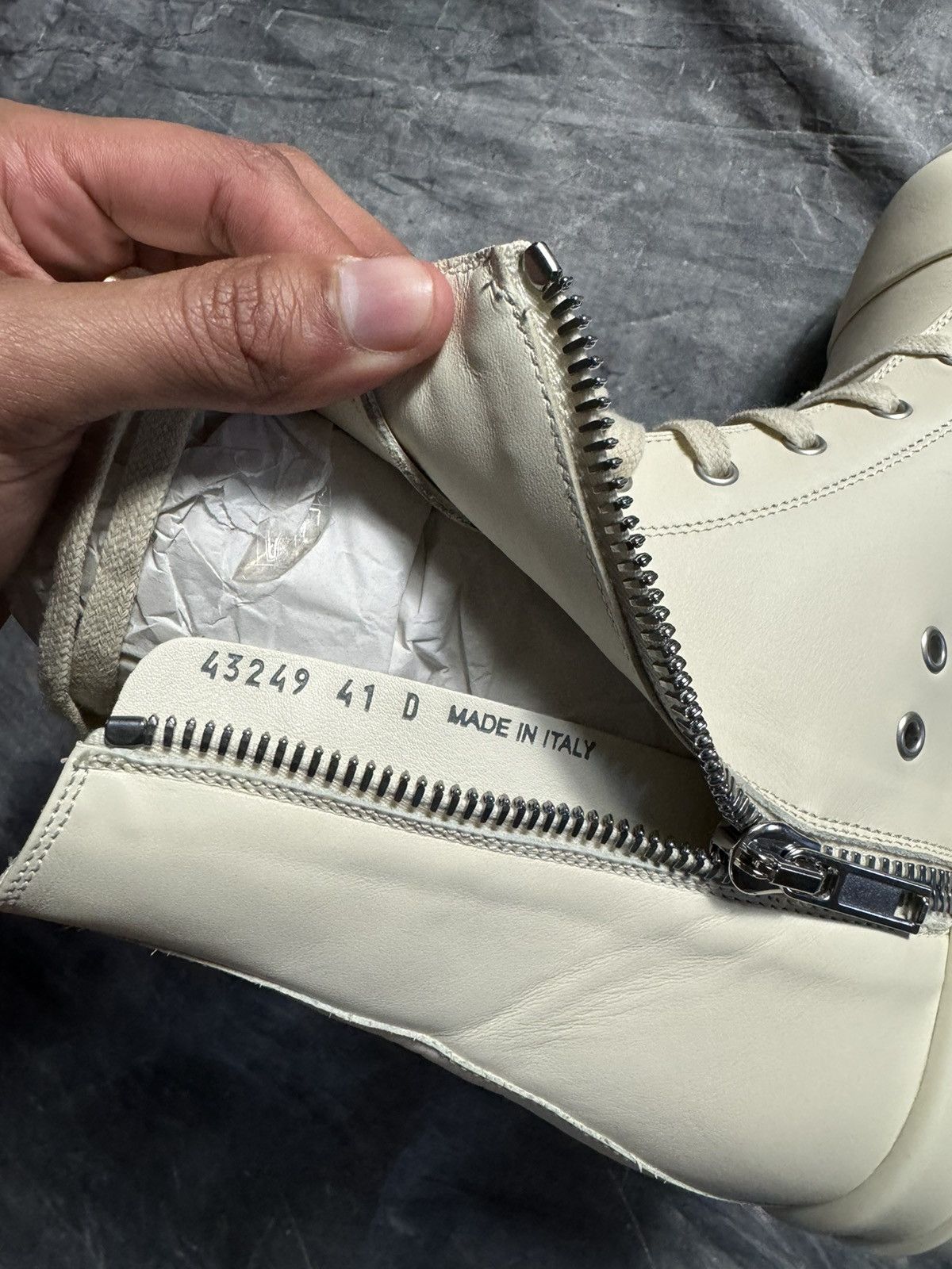 Rick Owens Rick Owens High Top Sneakers in Pearl/Milk Size US 8 / EU 41 - 10 Thumbnail