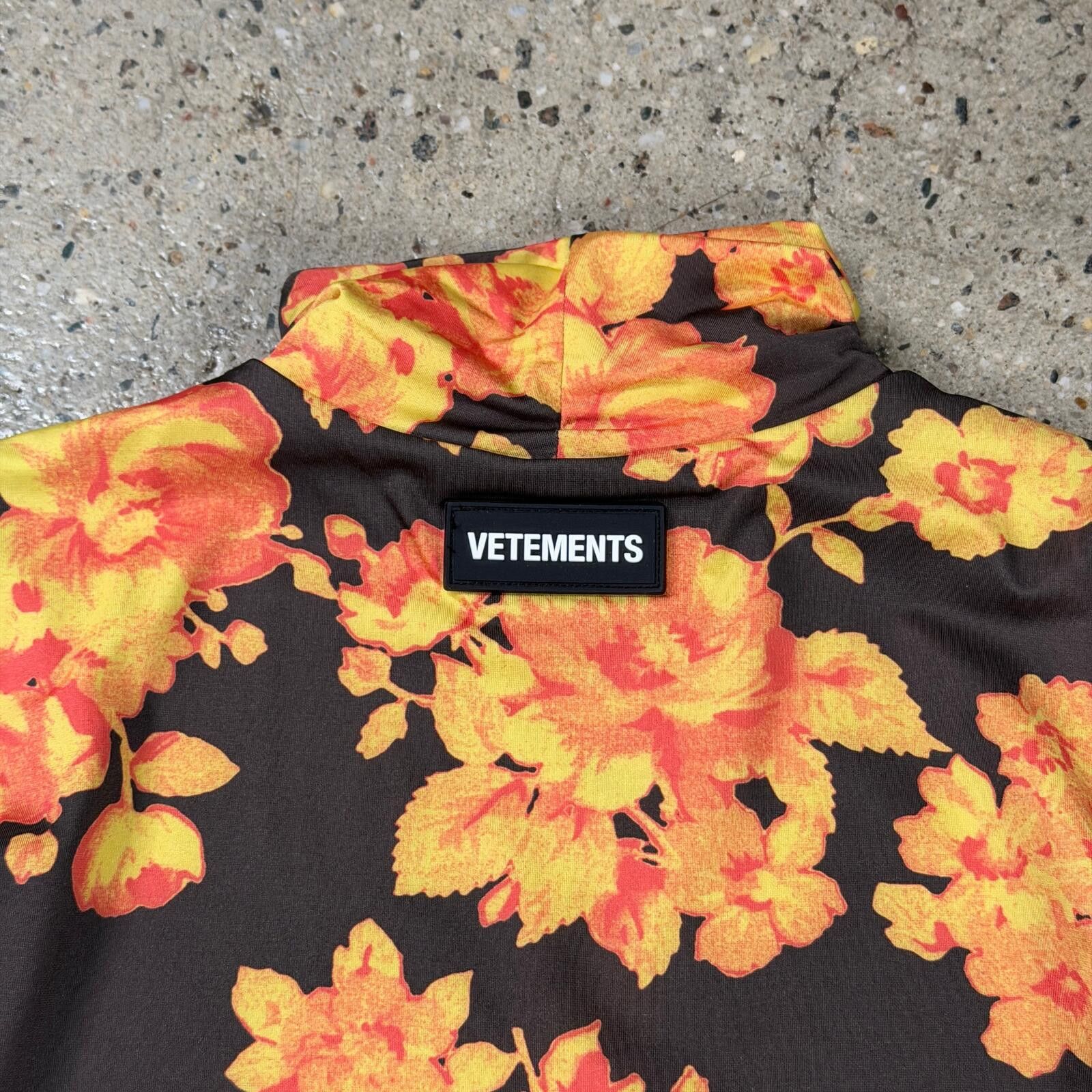 Vetements Vetements Acid Flower Gloved LS Size US S / EU 44-46 / 1 - 8 Thumbnail