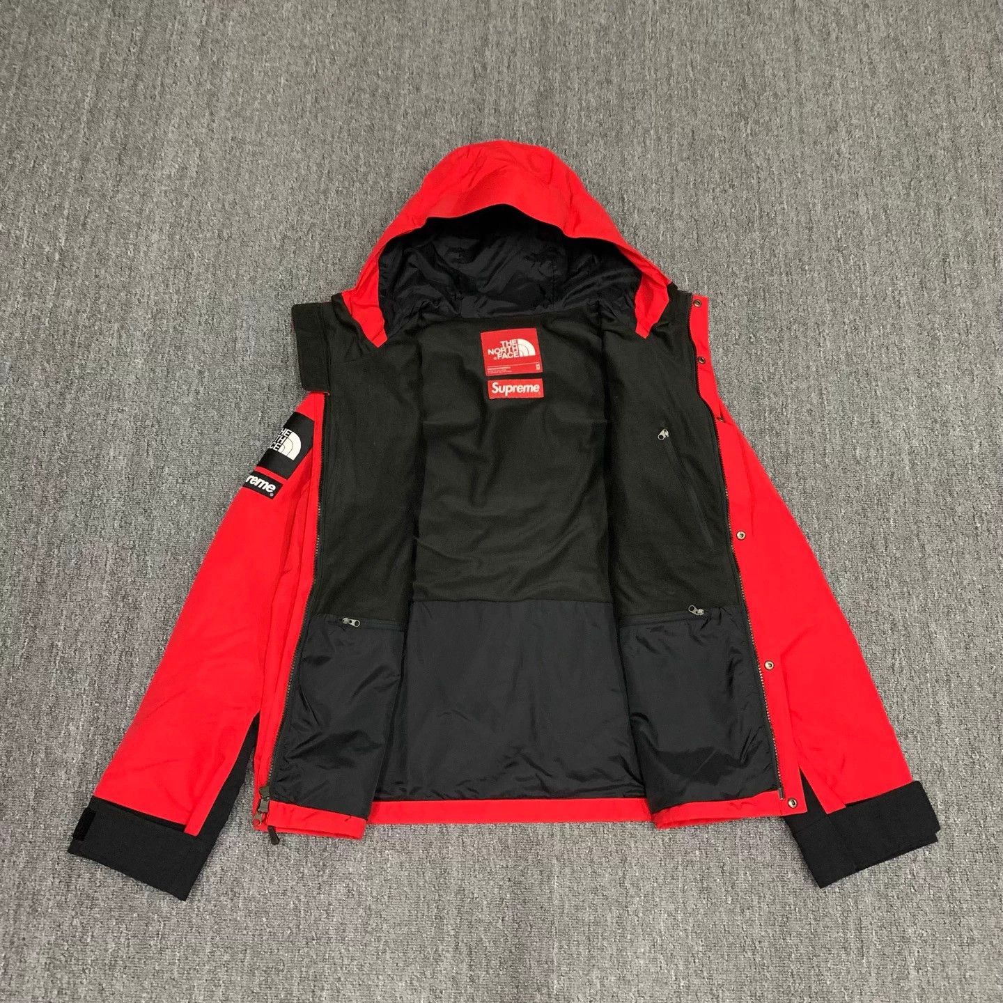 Supreme Supreme x TNF Red Jacket M 95 New Size US M / EU 48-50 / 2 - 8 Thumbnail