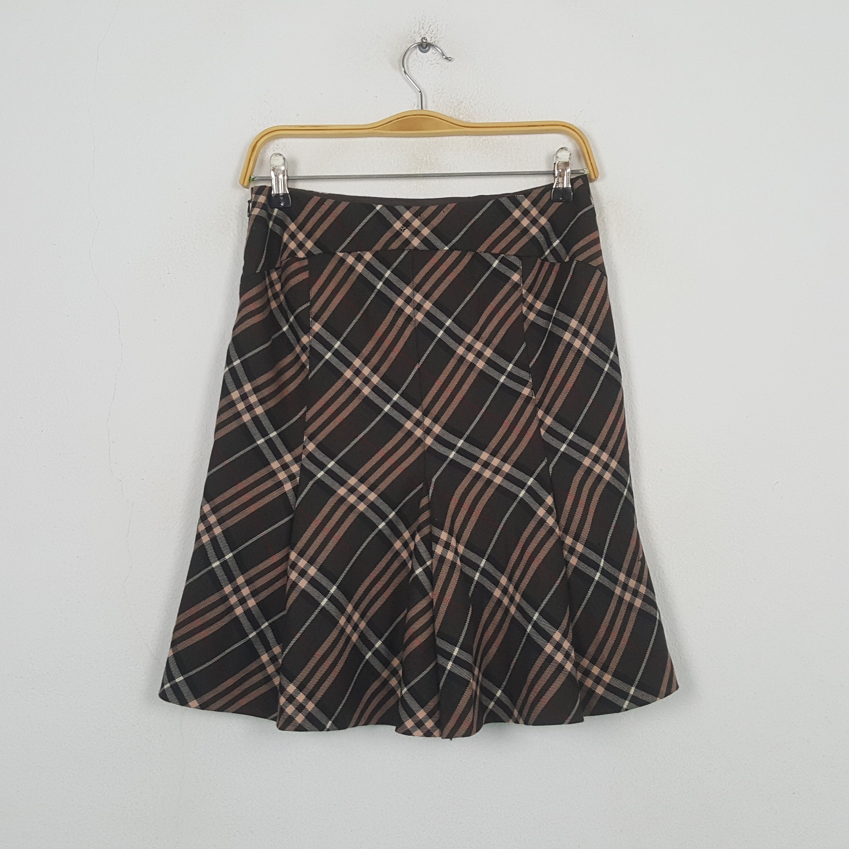 Burberry Vintage Burberry Blue Label Fashion Brand Skirts RR28 Size 27" / US 4 / IT 40 - 1 Thumbnail