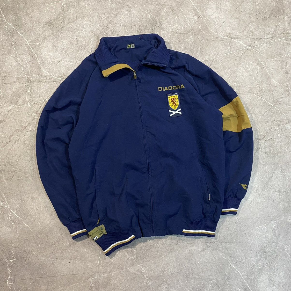 Diadora VINTAGE DIADORA LIGHT JACKET SCOTLAND SOCCER JERSEY Size US M / EU 48-50 / 2 - 1 Thumbnail