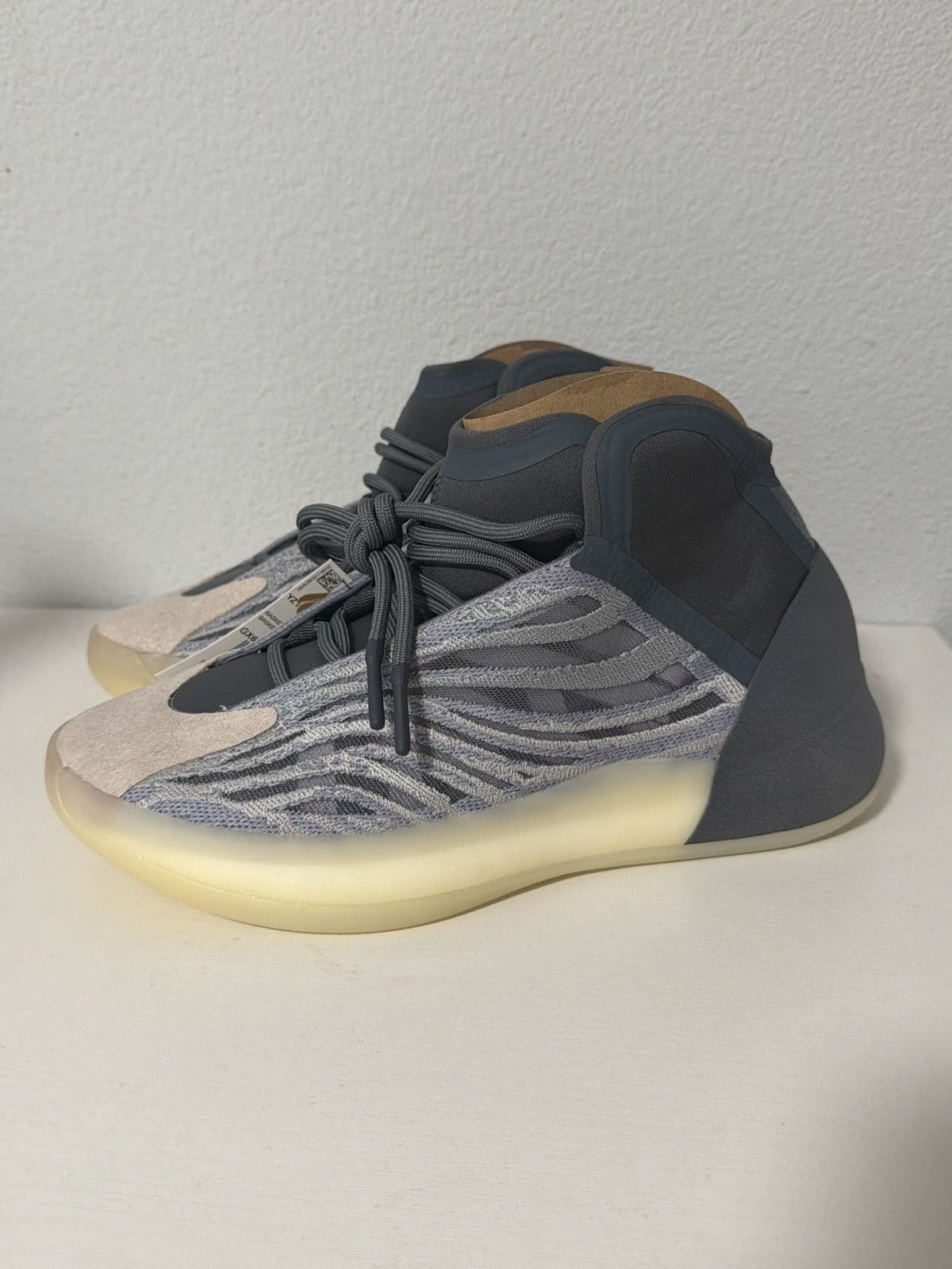 Yeezy Yeezy QNTM Mono Carbon size 7.5 Size US 7.5 / EU 40-41 - 1 Thumbnail
