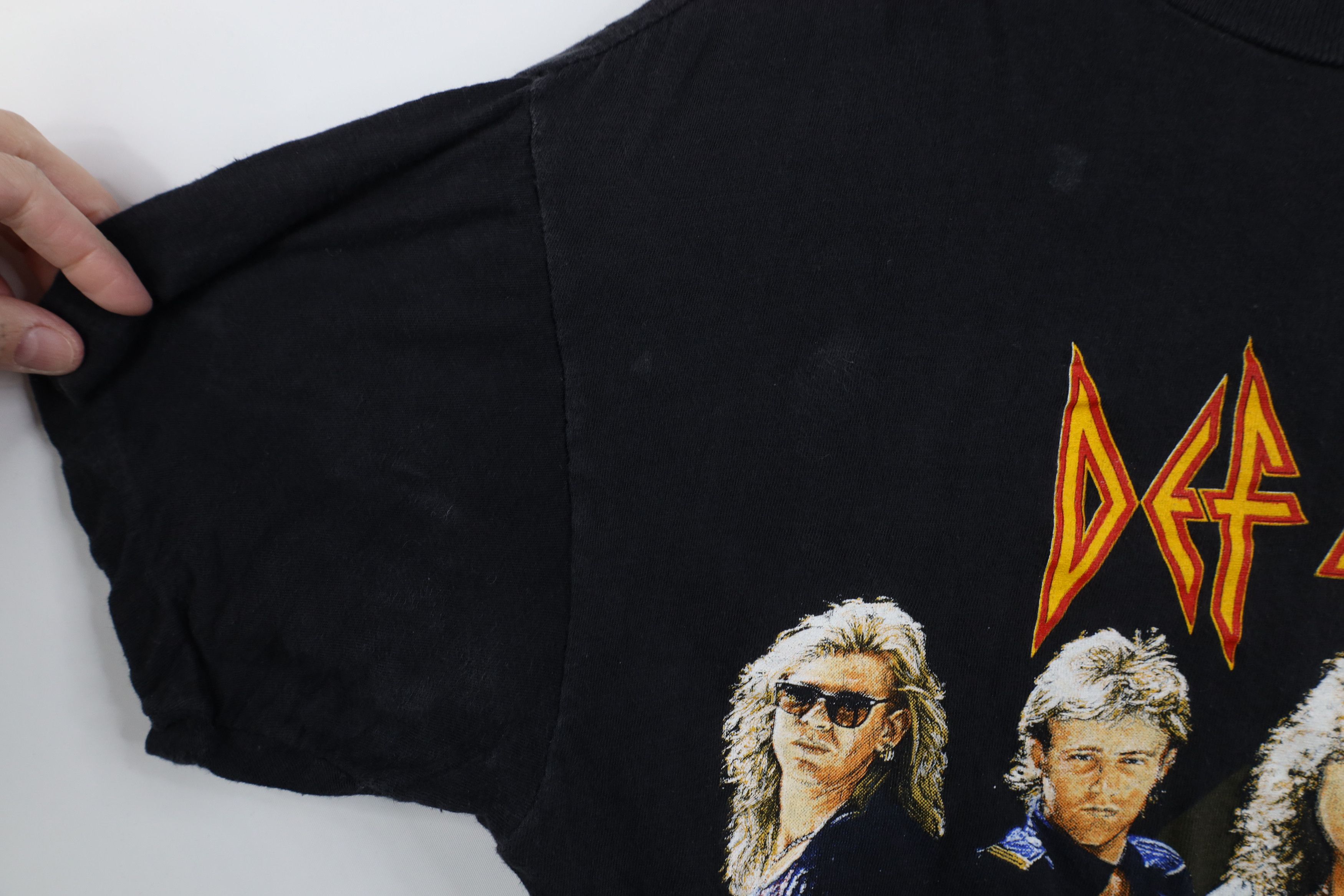 Vintage Vintage 80s Tour Def Leppard Band Short Sleeve T-Shirt Size US M / EU 48-50 / 2 - 9 Thumbnail