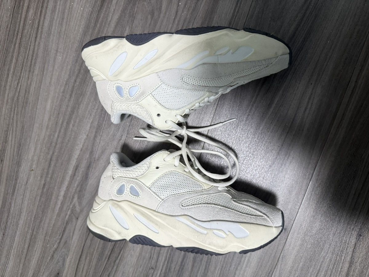 Adidas Adidas Yeezy Boost 700 Size US 6 / IT 36 - 3 Thumbnail