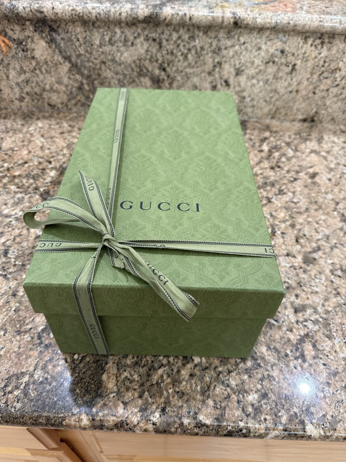 Gucci Gucci Ace Bee Sneakers size 8/US 9.5 Size US 9.5 / EU 42-43 - 8 Thumbnail