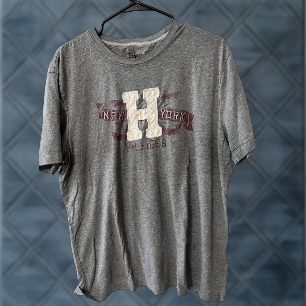 Tommy Hilfiger TOMMY HILFIGER Men's Gray Crew Neck Graphic T-Shirt Size L Short Sleeve American Size US L / EU 52-54 / 3 - 1 Thumbnail
