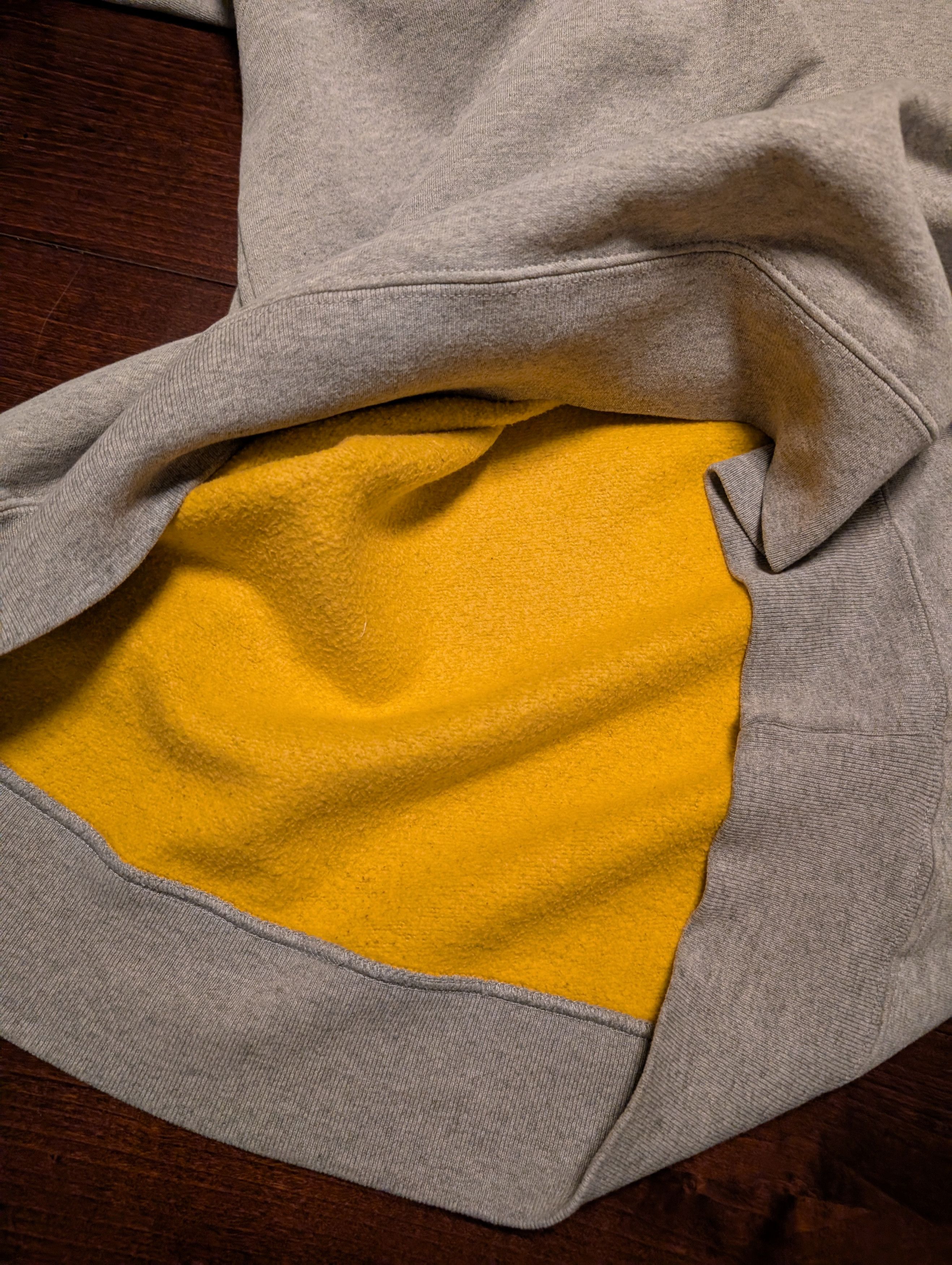 Supreme Supreme Small Box Logo Crewneck Grey – Made in Canada Size US XL / EU 56 / 4 - 6 Thumbnail