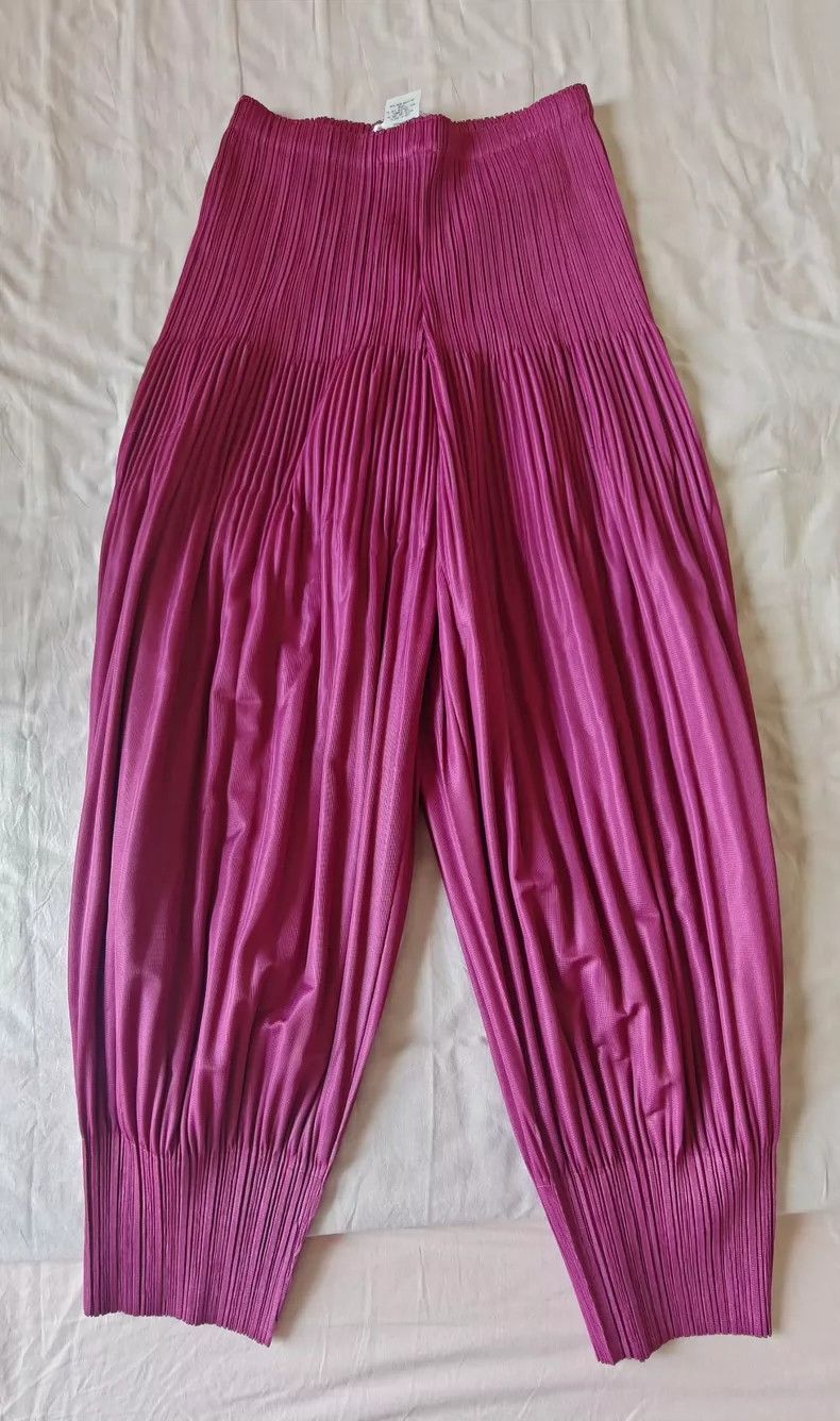 Issey Miyake Issey Miyake size:4 Rose-red pleated pants Size 42" / US 20 - 1 Thumbnail
