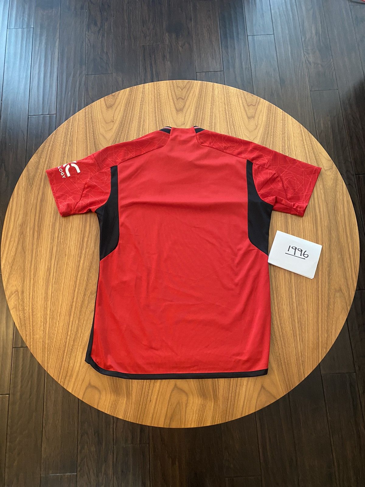 Adidas adidas Manchester United 23/34 (Home) Size US L / EU 52-54 / 3 - 2 Thumbnail